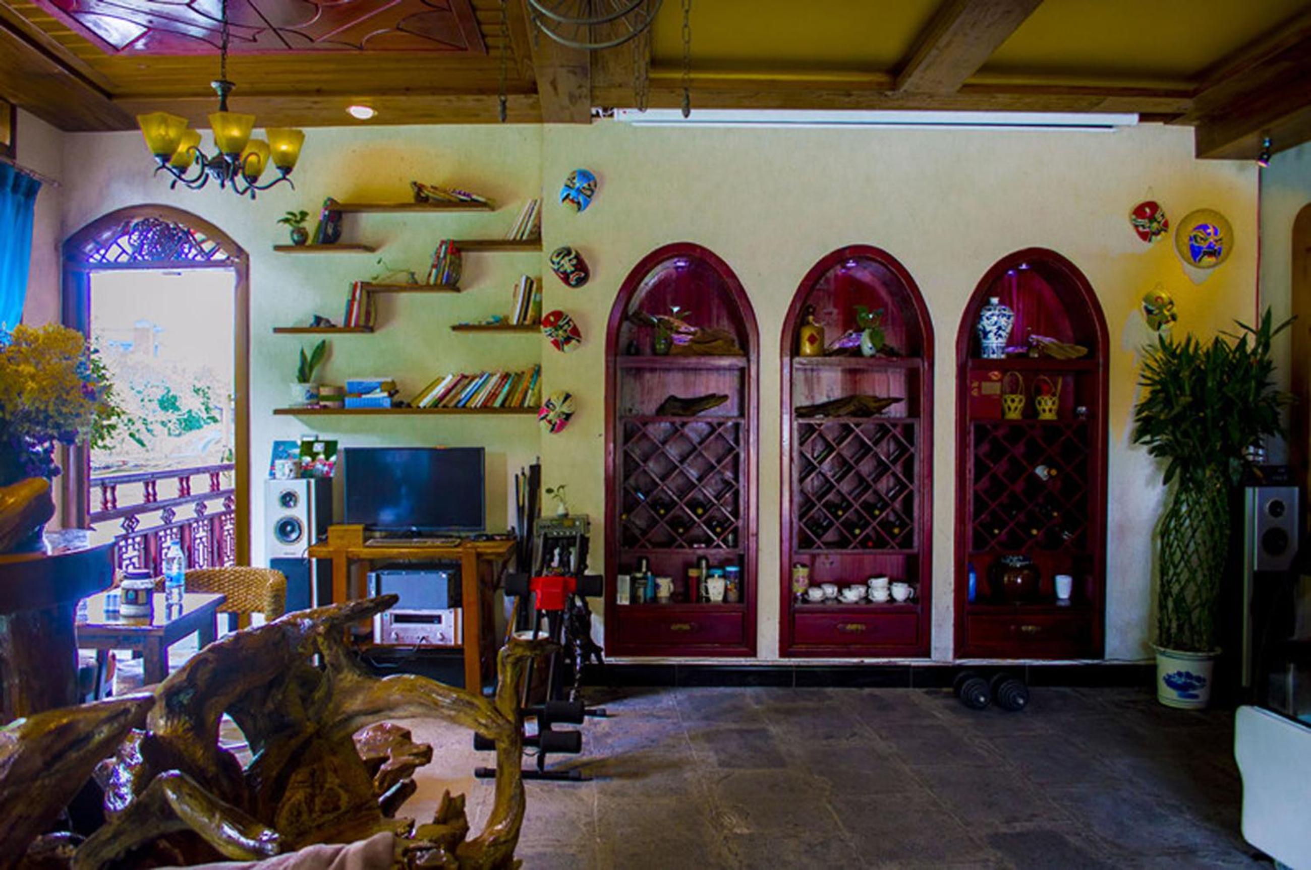 Fenghuang Tujia Ethnic Minority River View Hotel