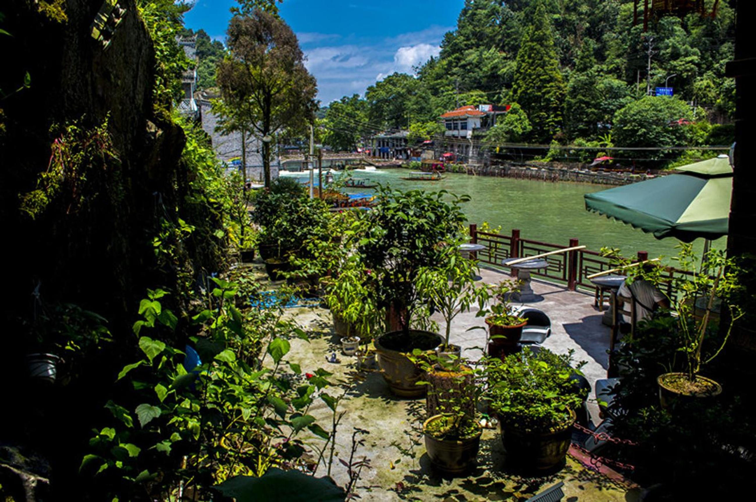 Fenghuang Tujia Ethnic Minority River View Hotel