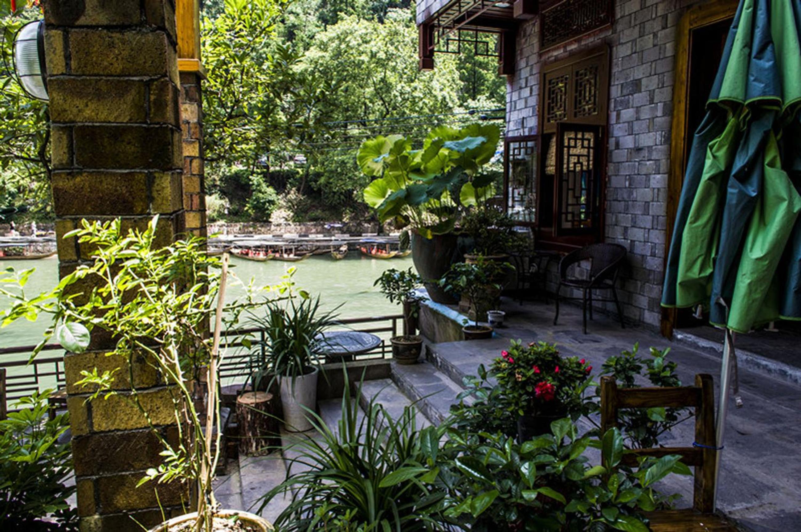 Fenghuang Tujia Ethnic Minority River View Hotel