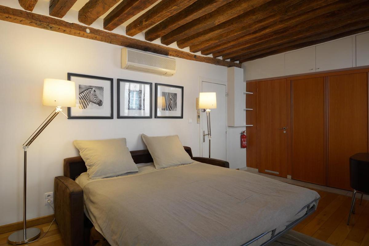 HolidaysInParis - Bourg Tibourg