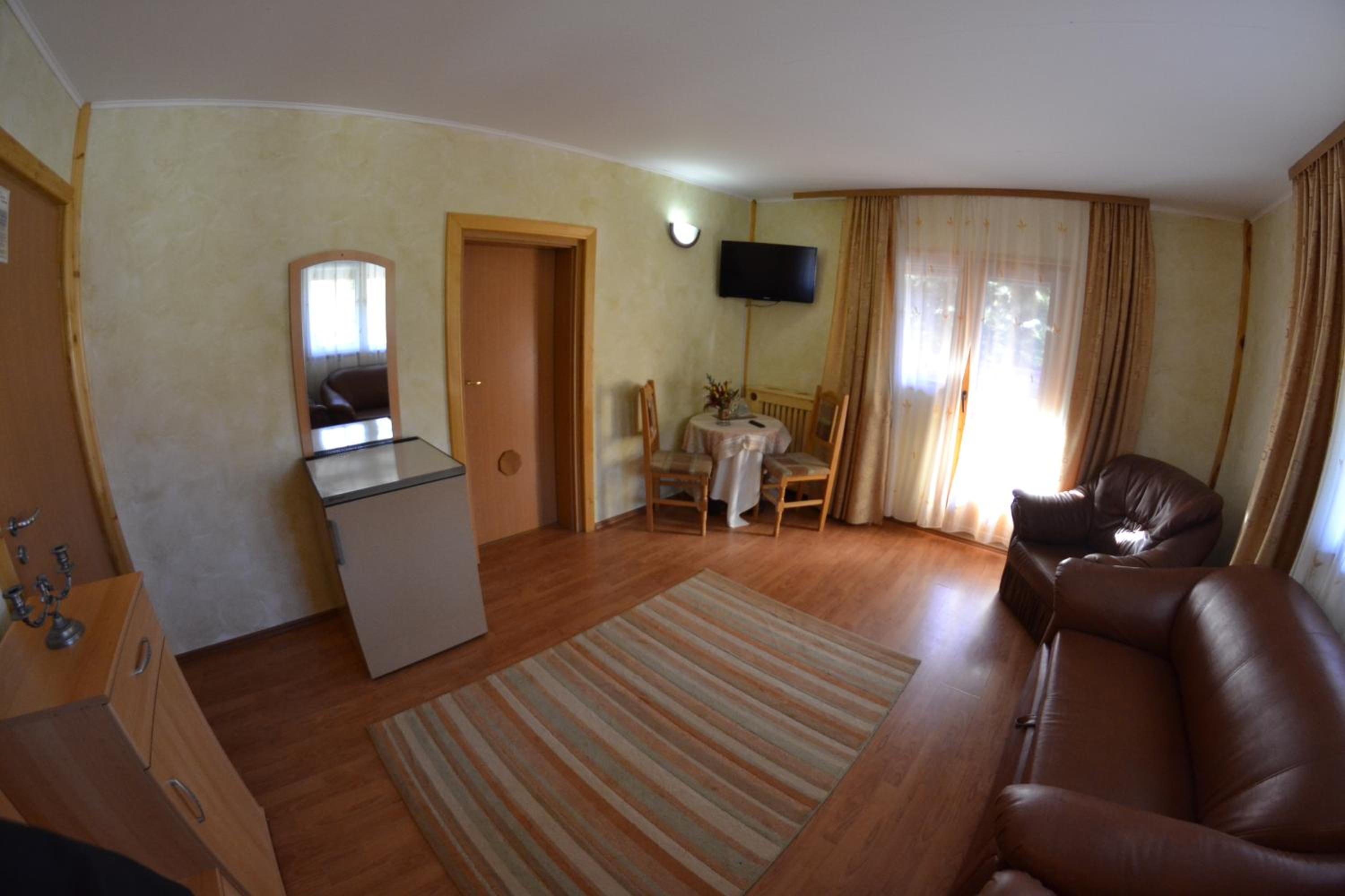 Photo 46