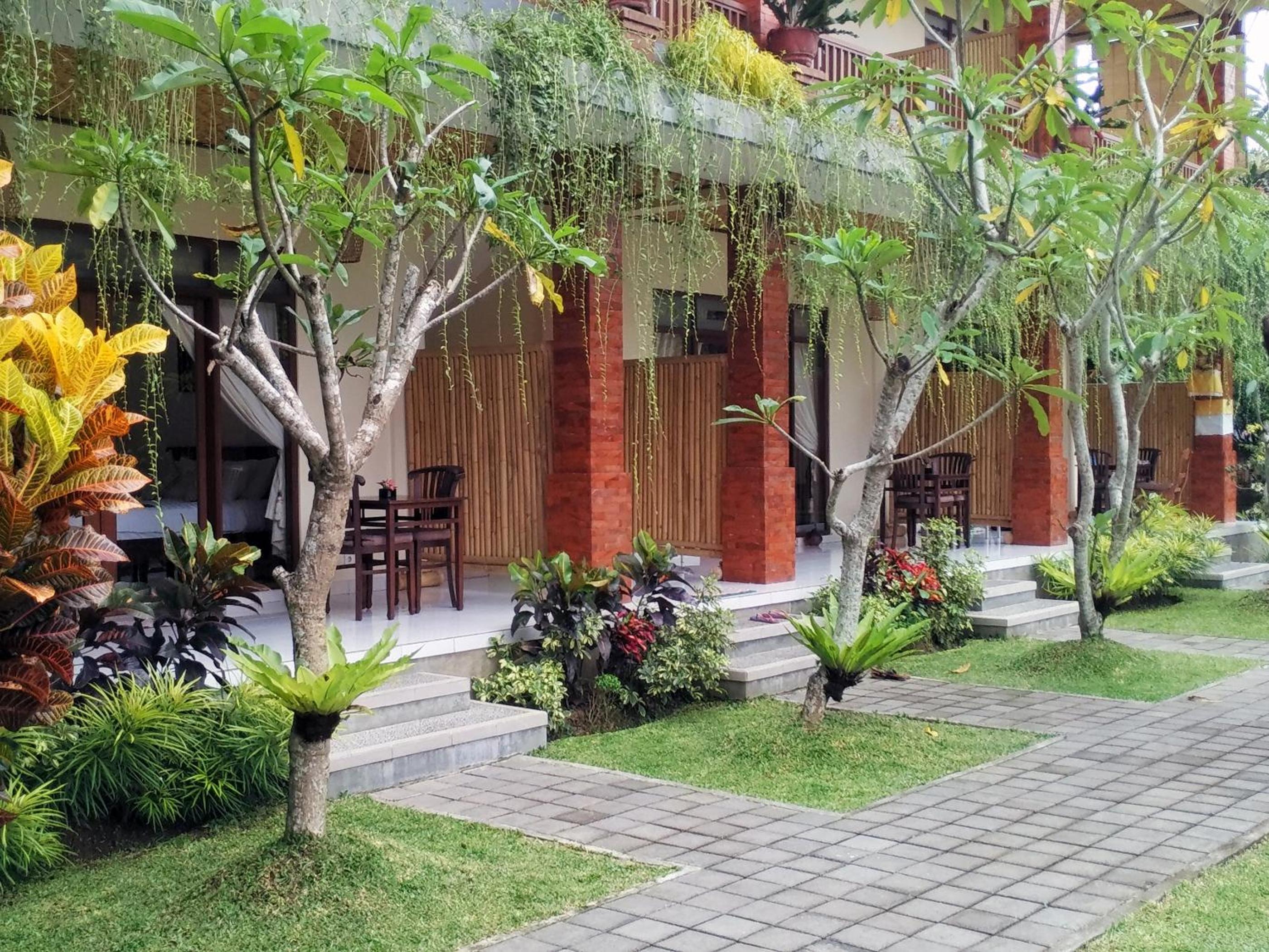 Nyoman Sandi Guest House