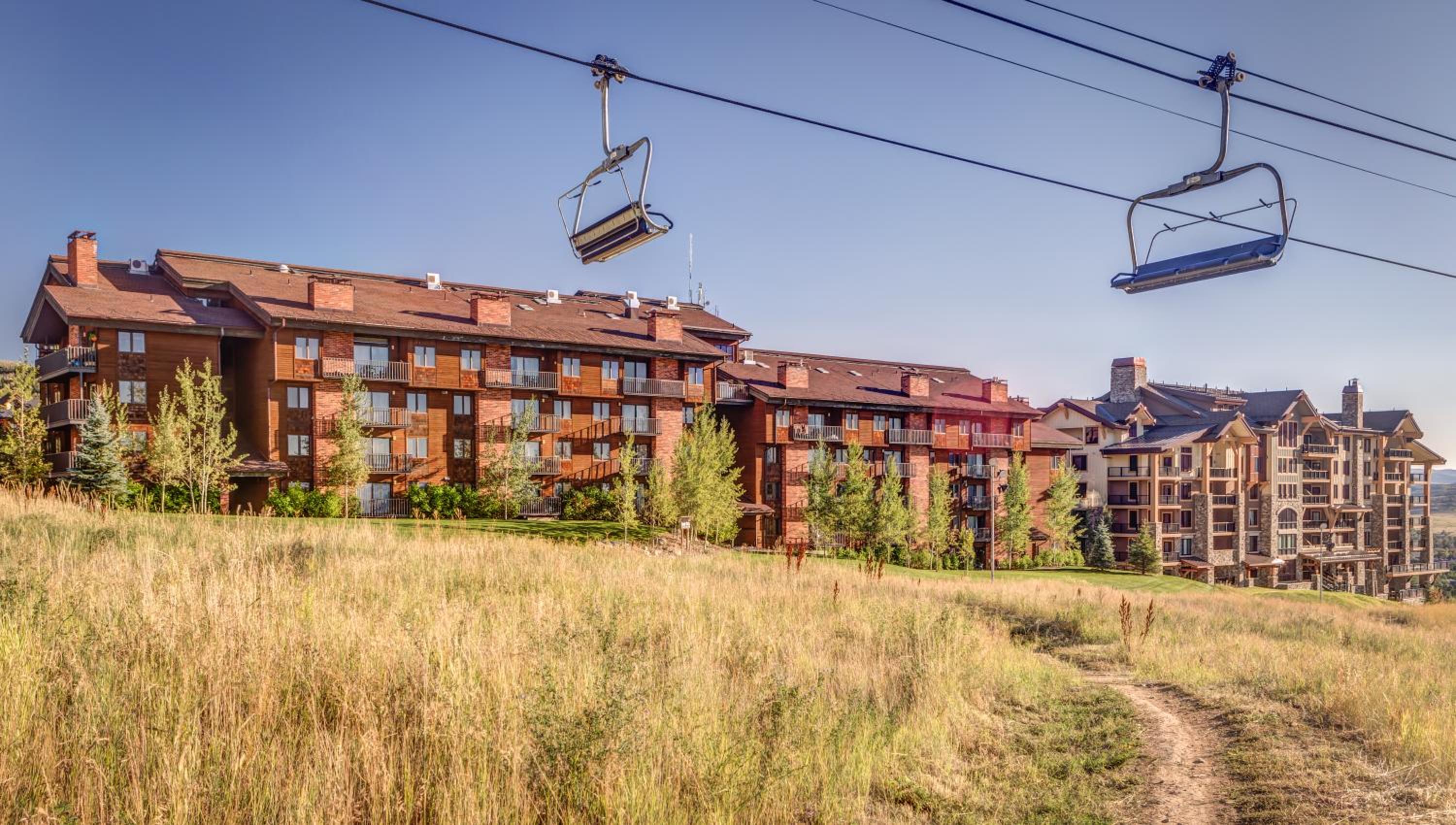 Bear Claw 104 - True Ski-in Ski-out Access, Slope Views & Winter Shuttle! view 3