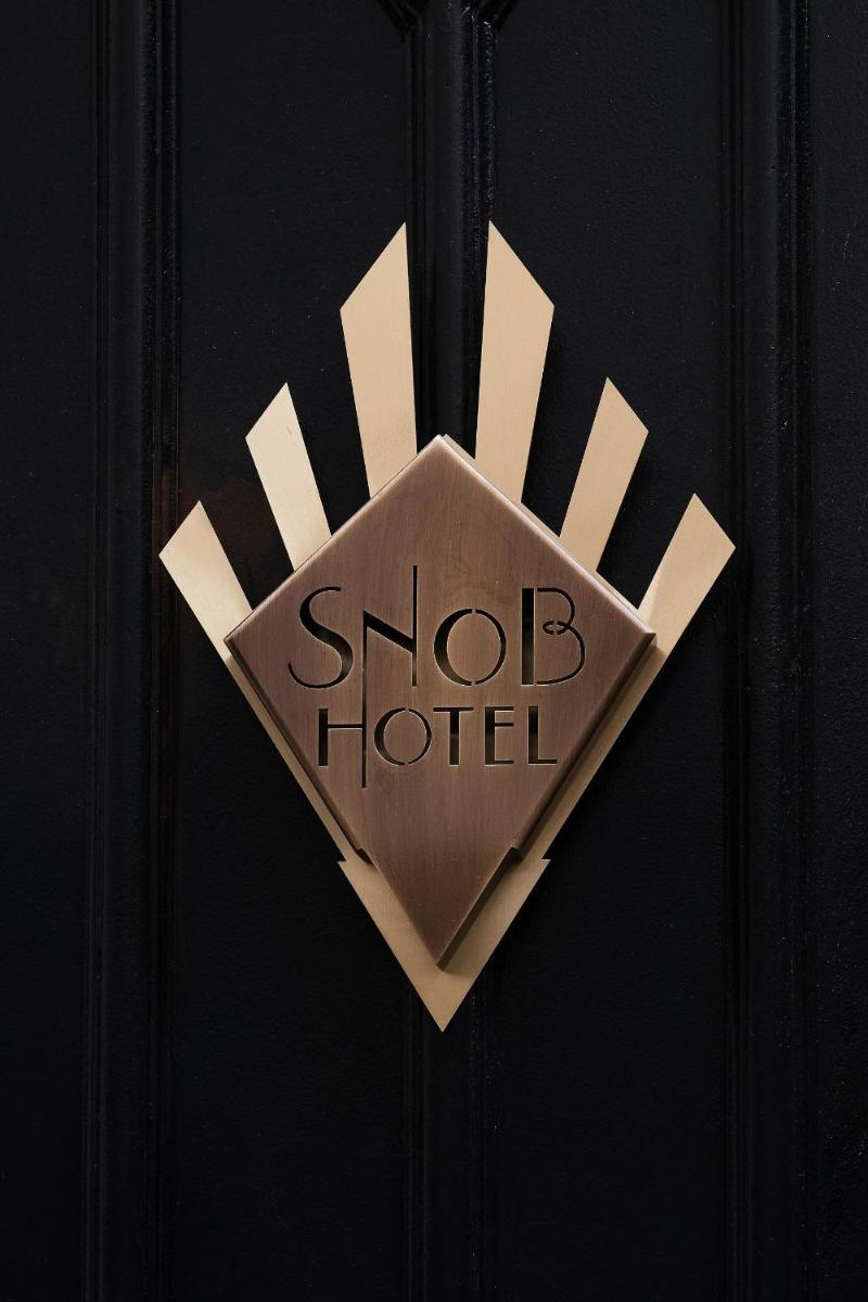 Snob Hotel 32