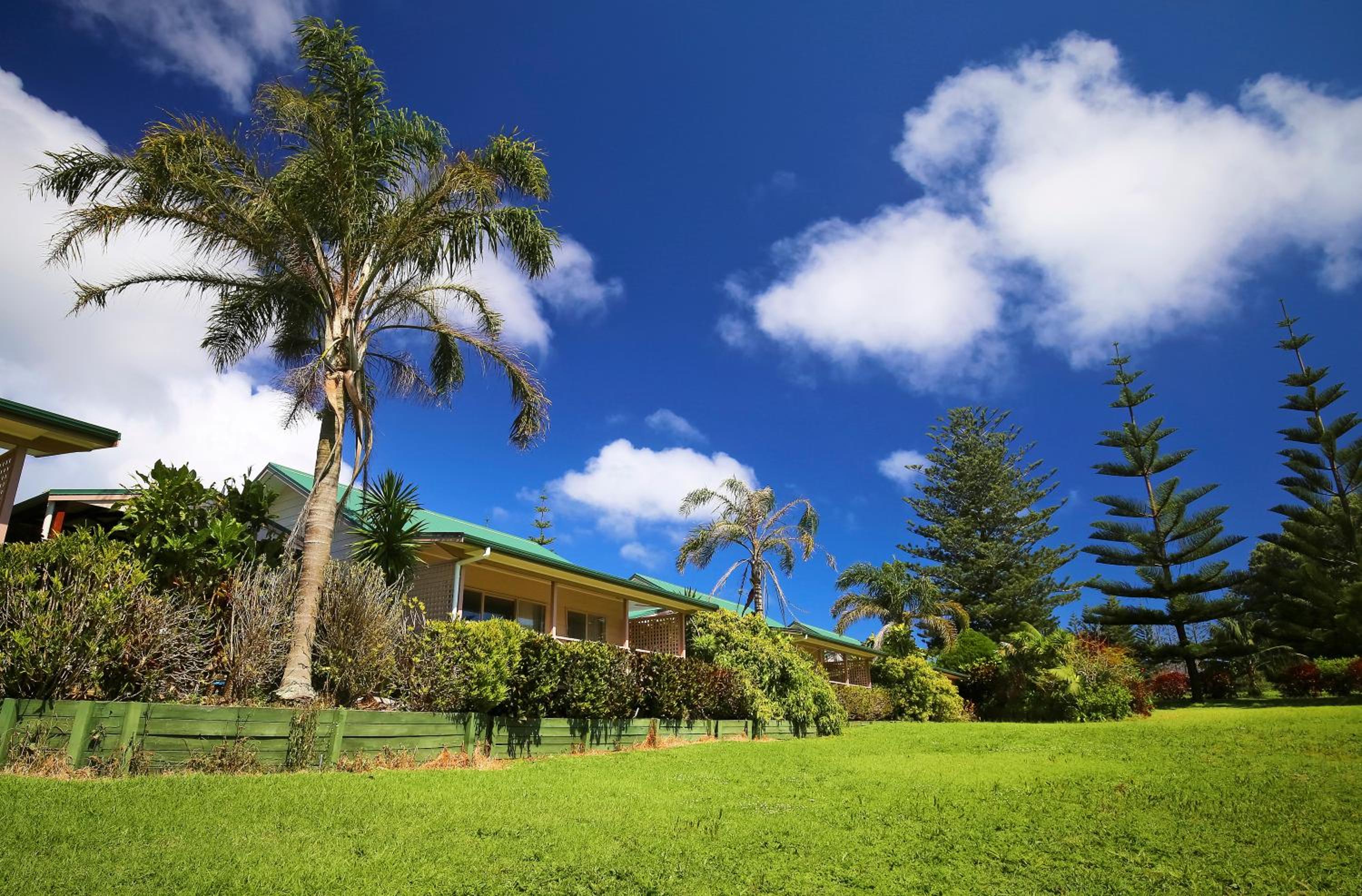 Poinciana Cottages