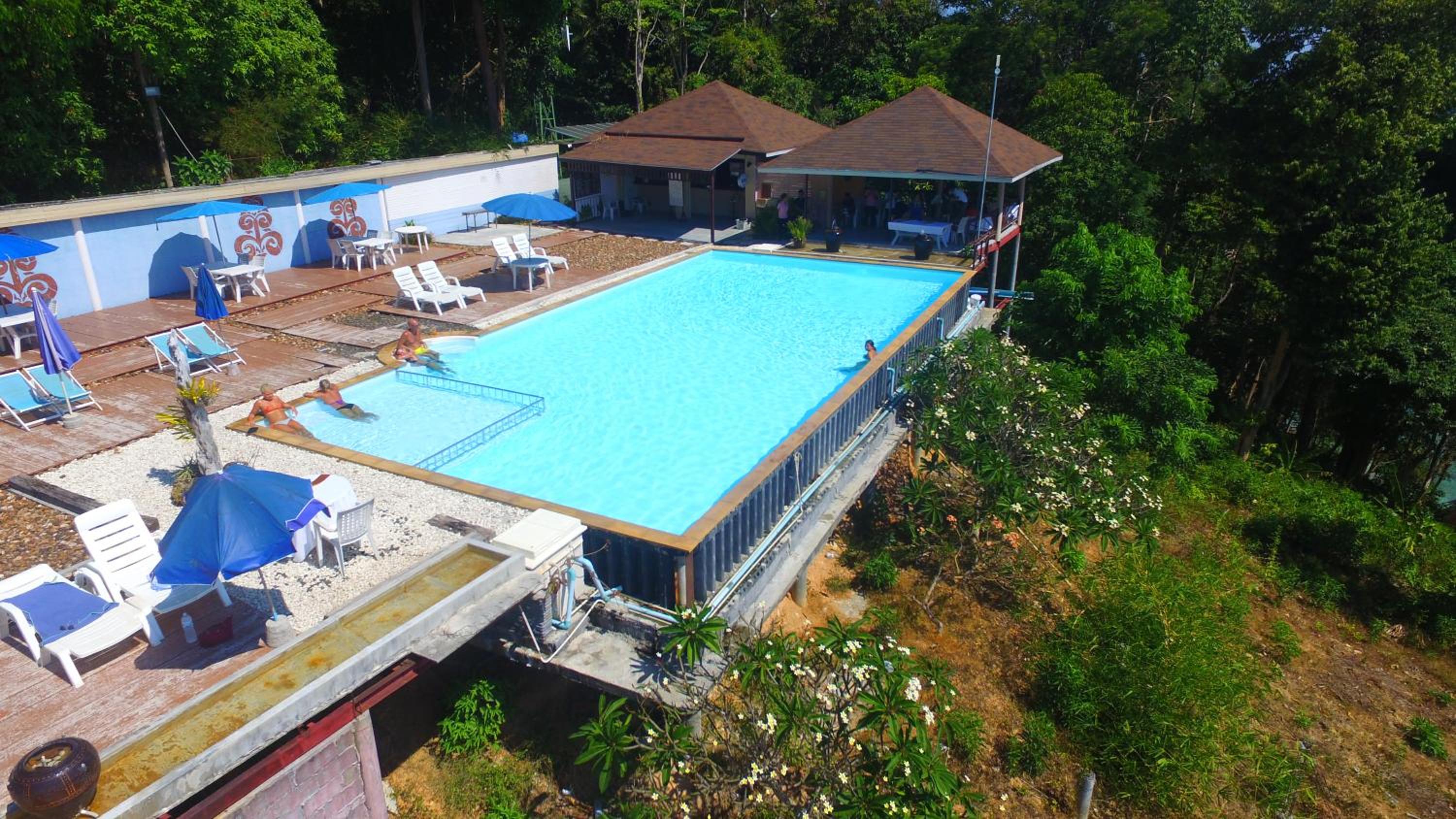 Koh Ngai Cliff Beach Resort