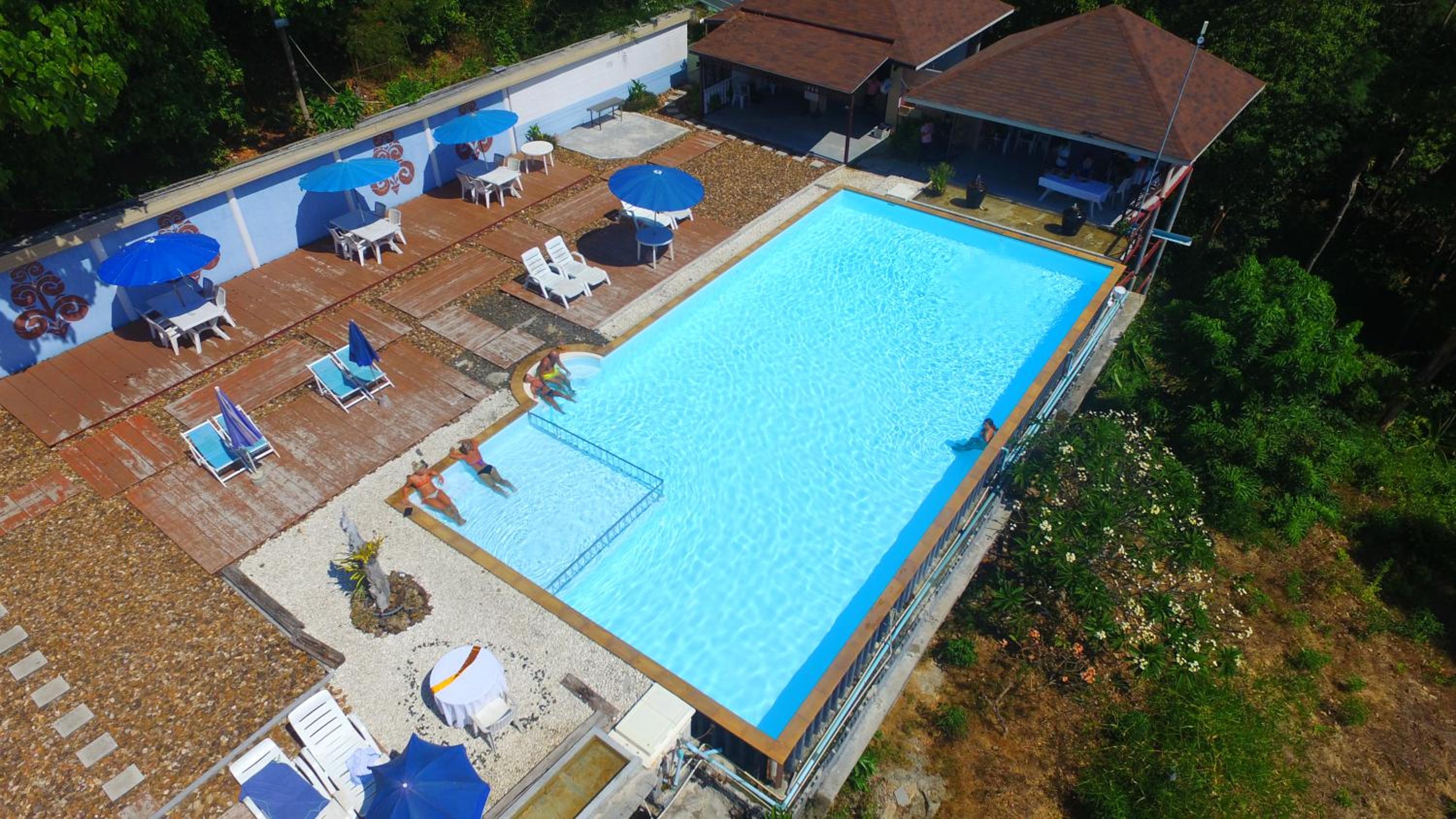 Koh Ngai Cliff Beach Resort