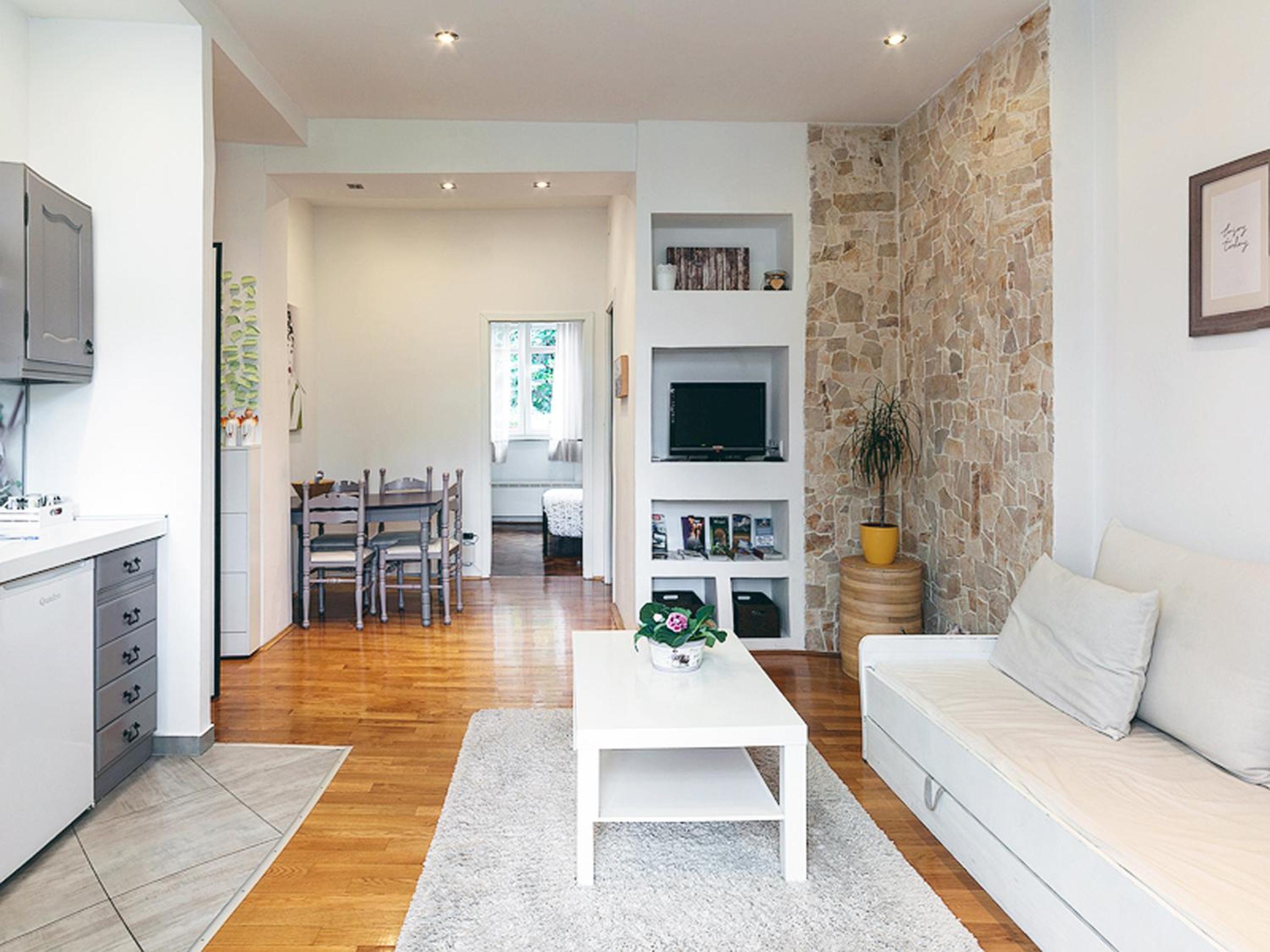 Charming Apartment photo 2