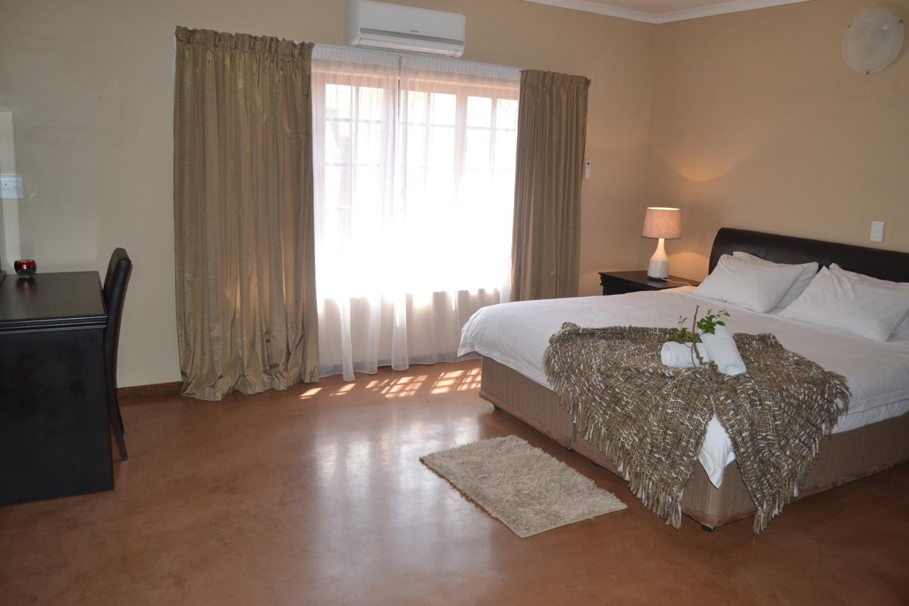 Thabaledi Game Lodge
