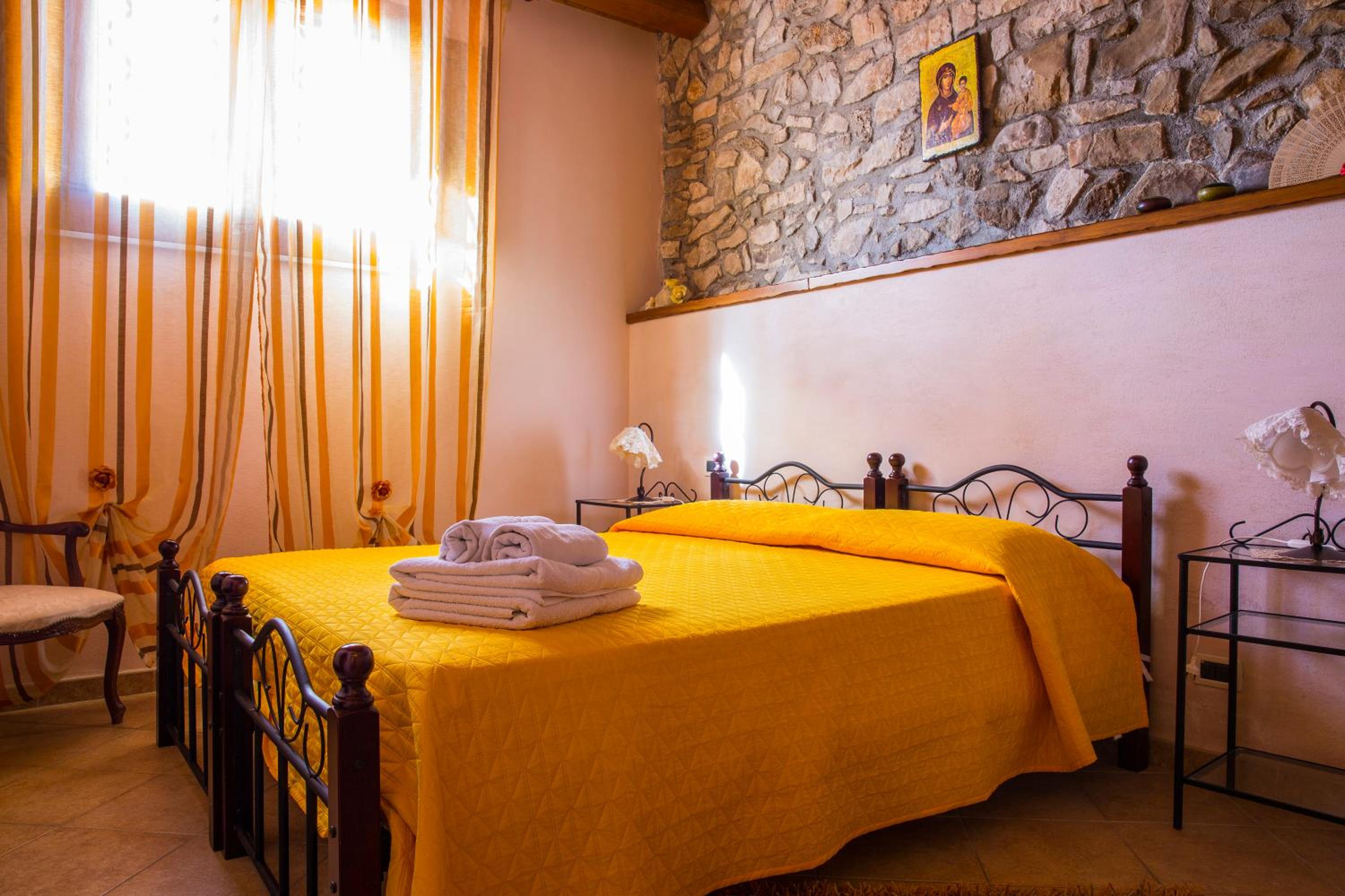 Casa Vacanze Caccamo Santa Lucia view 2