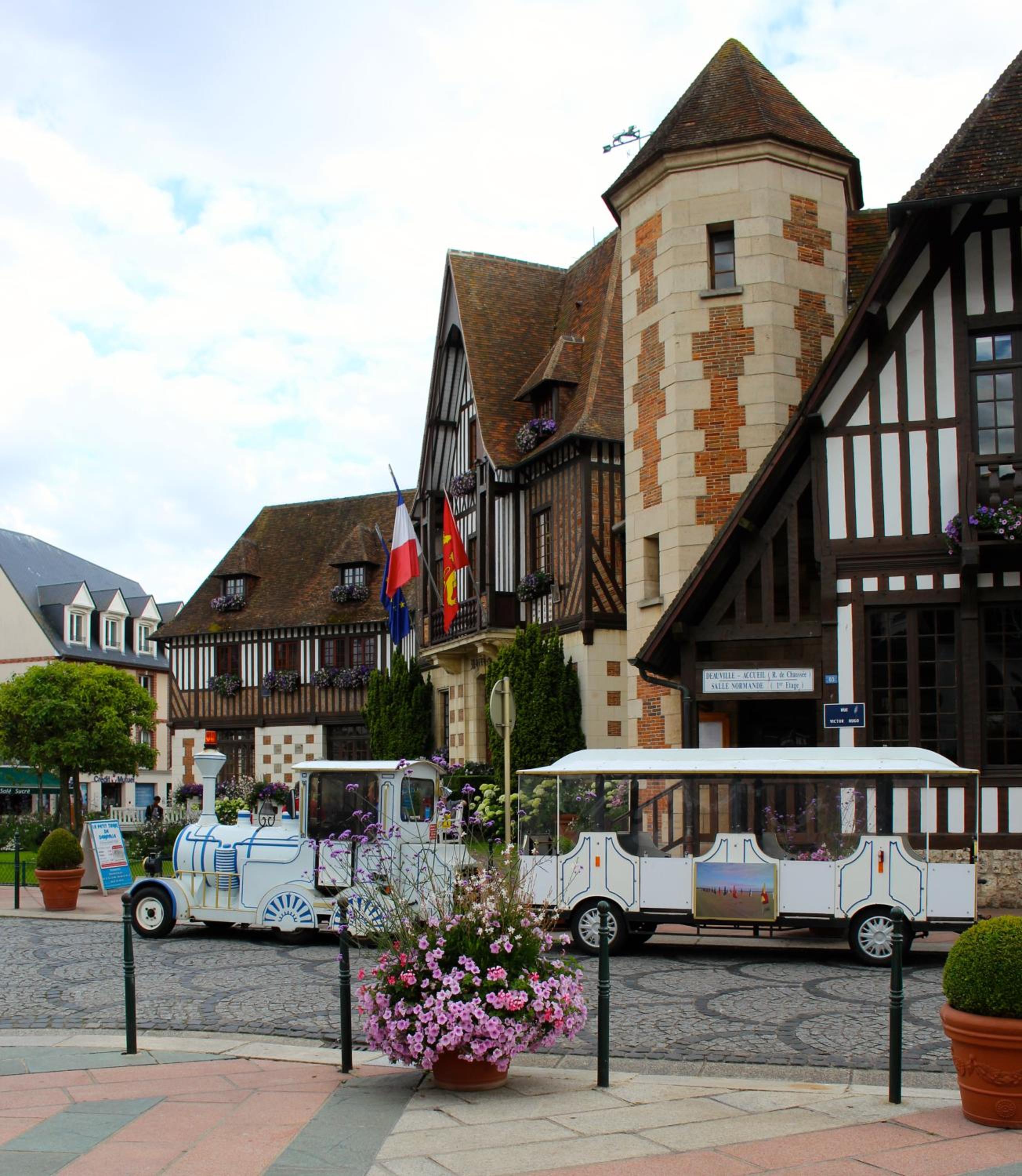 Deauville Vacations - L'IDEAL 112 - 85m2, 2 chambres, Parking  Cabine de plage - Property Image 2