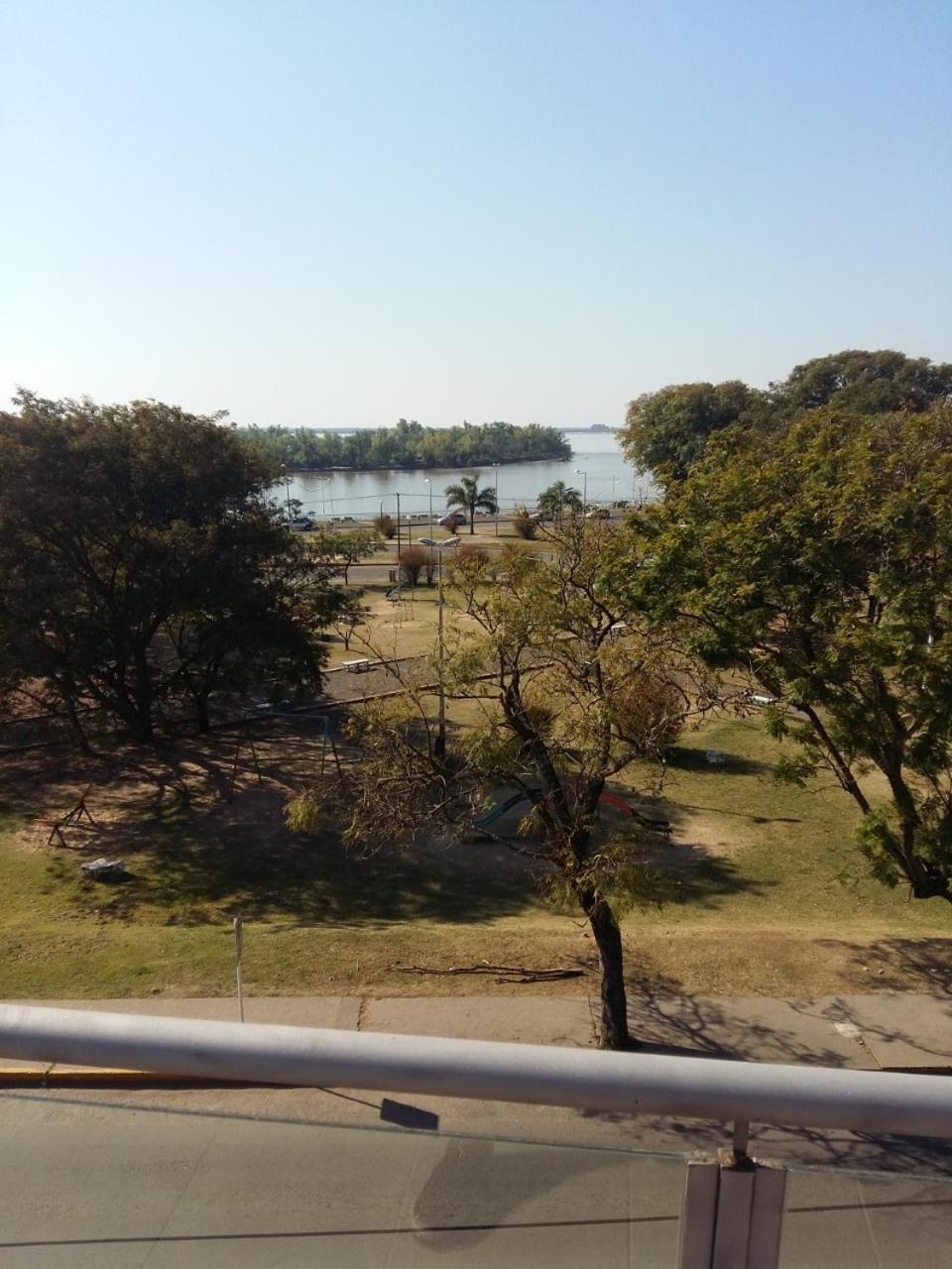 Frente al Río