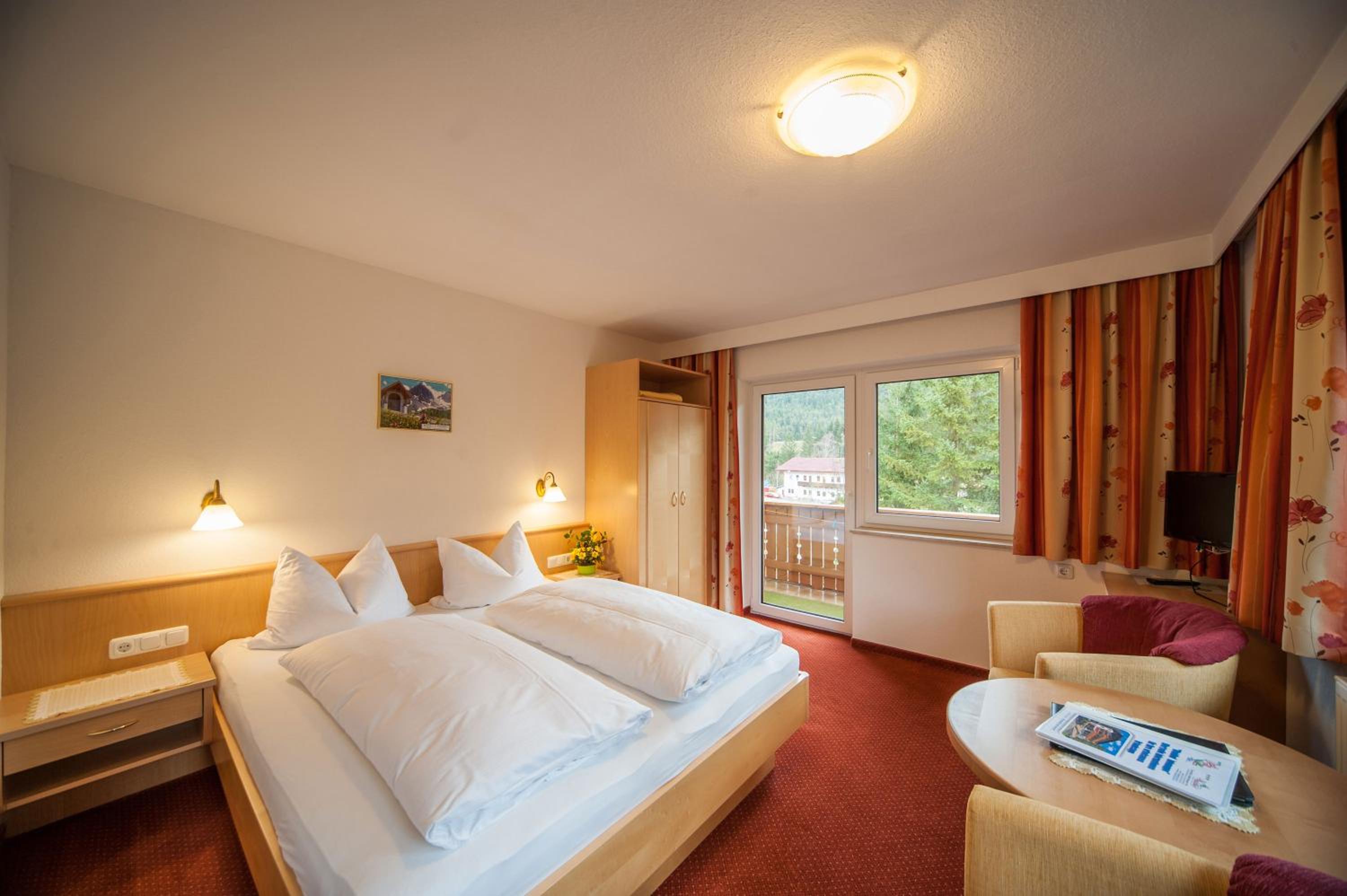 Hotel Garni Waldhof - Wohlfühlen am Lech