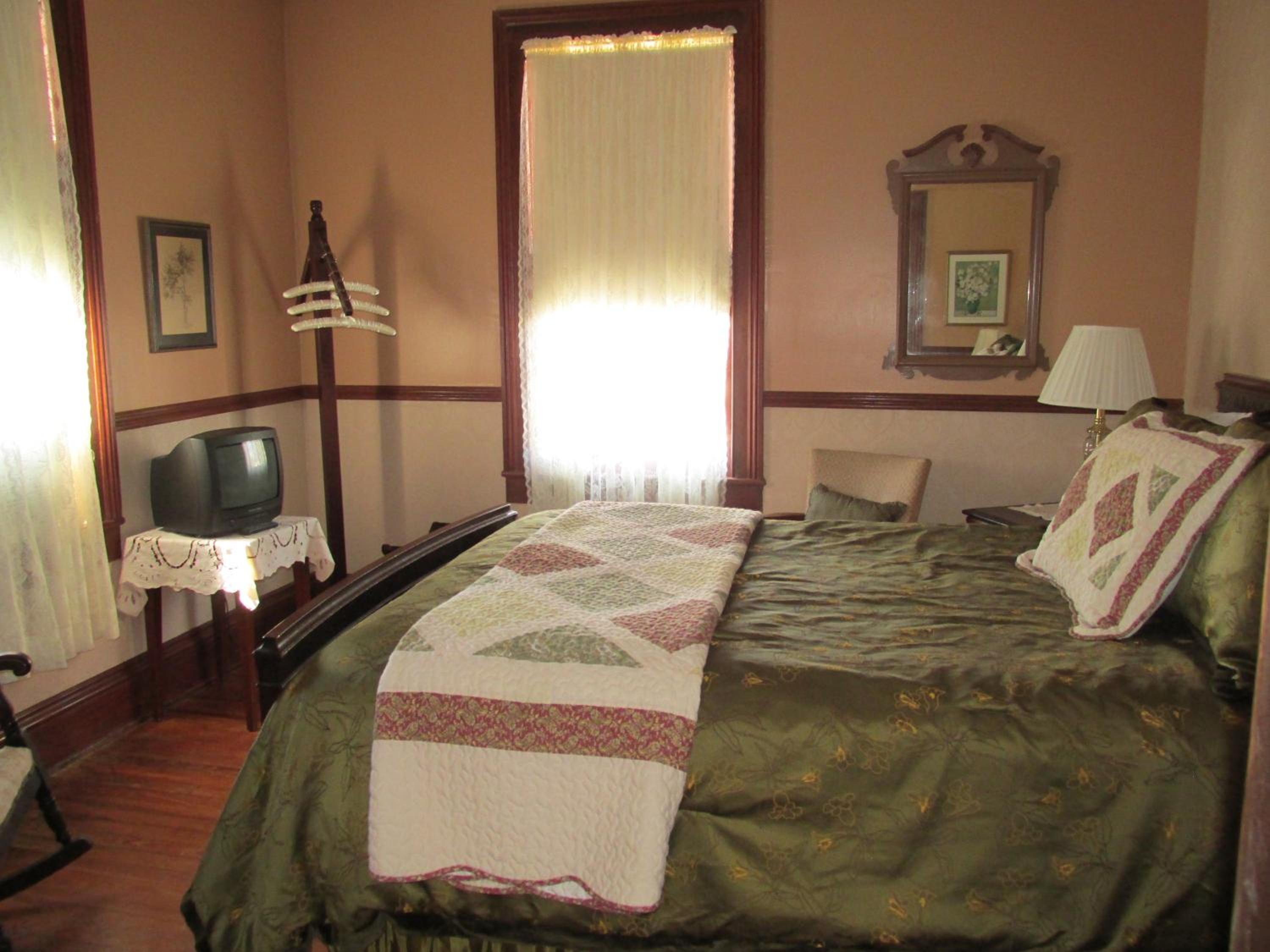 Pensacola Victorian Bed & Breakfast view 5