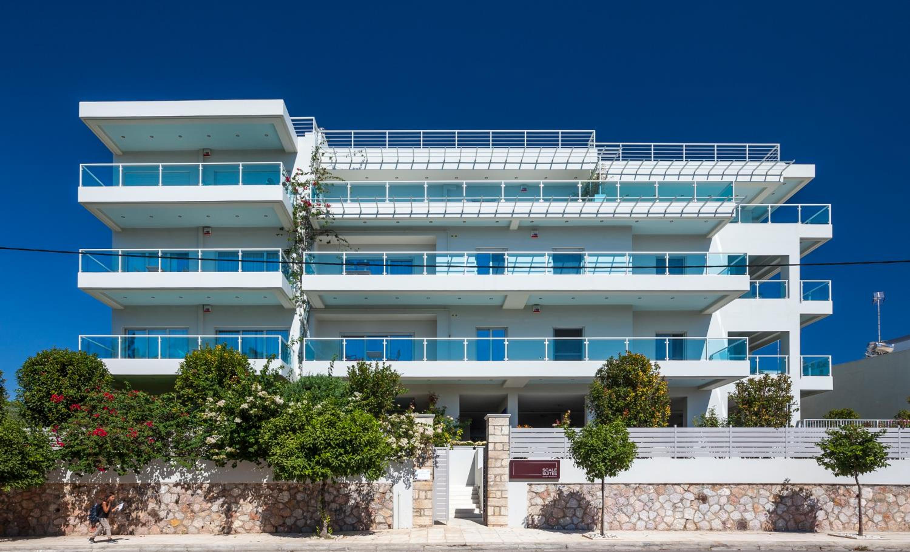 Hotel Scale Suites - Image 1