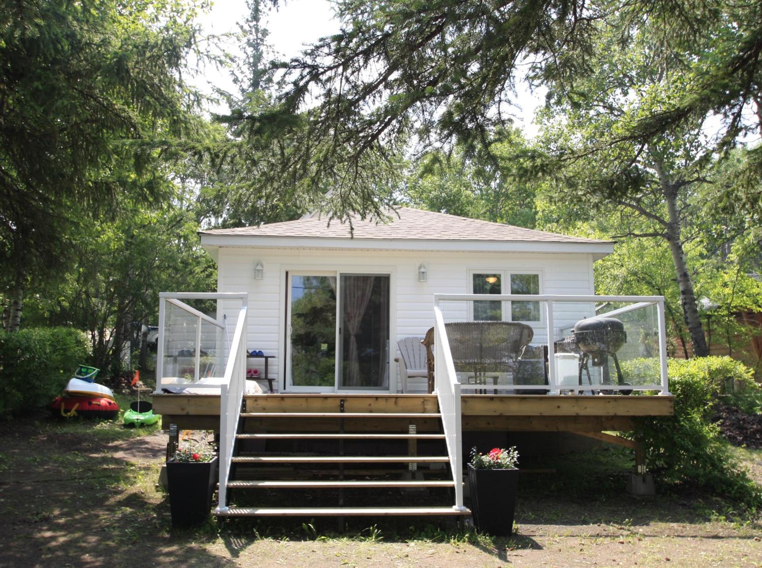 MANITOU BEACH COTTAGES by Prowess