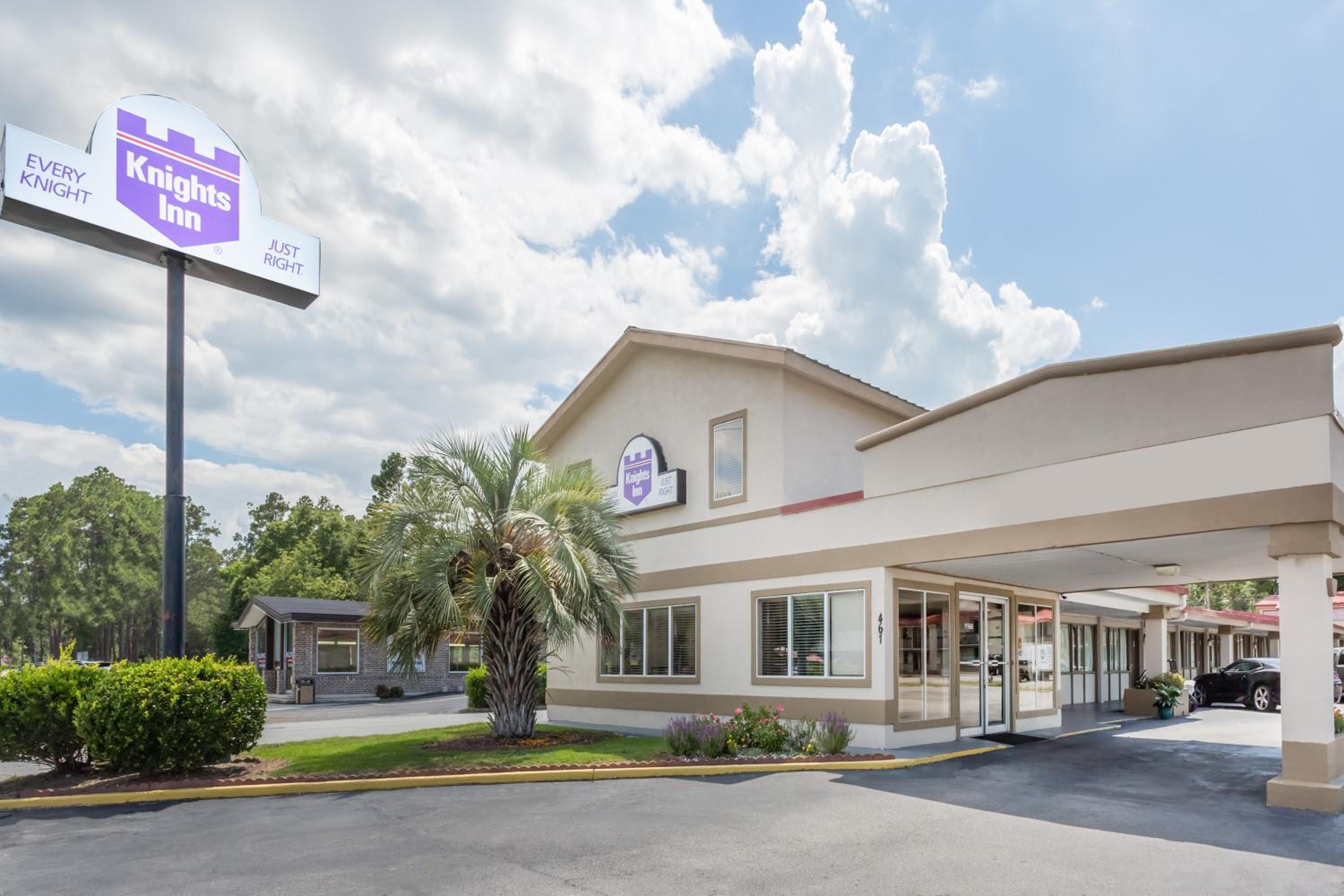 Statesboro Vacations - Knights Inn Statesboro - Property Image 16