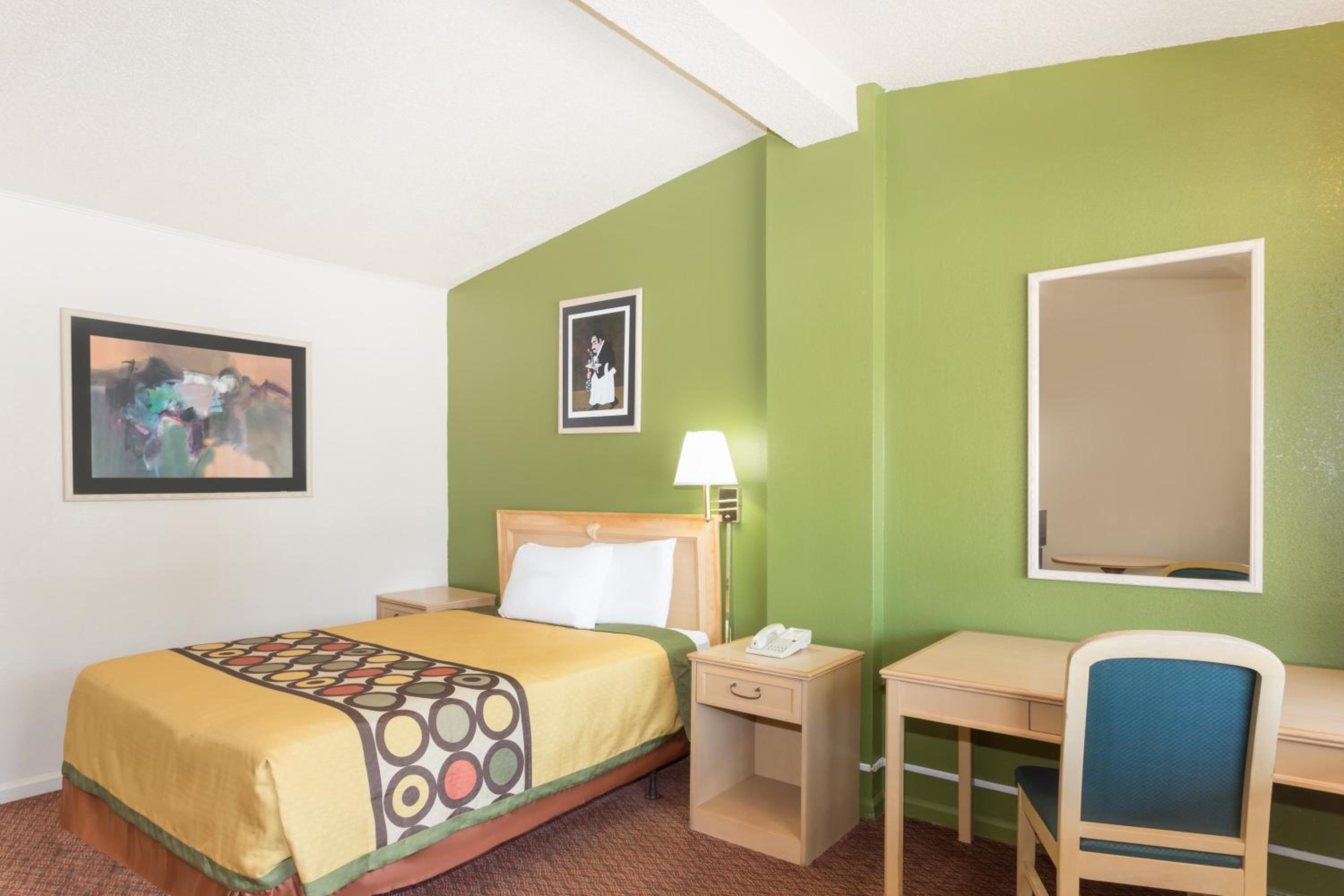Statesboro Vacations - Knights Inn Statesboro - Property Image 26