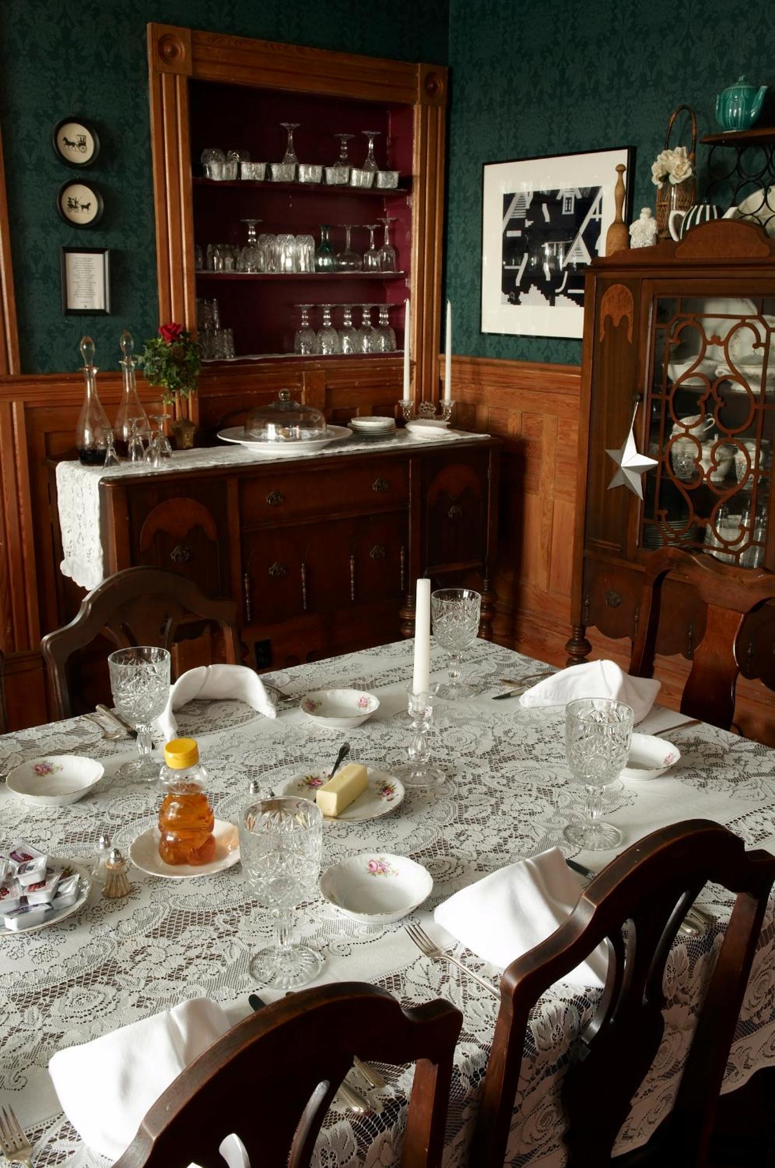 Pensacola Victorian Bed & Breakfast view 4