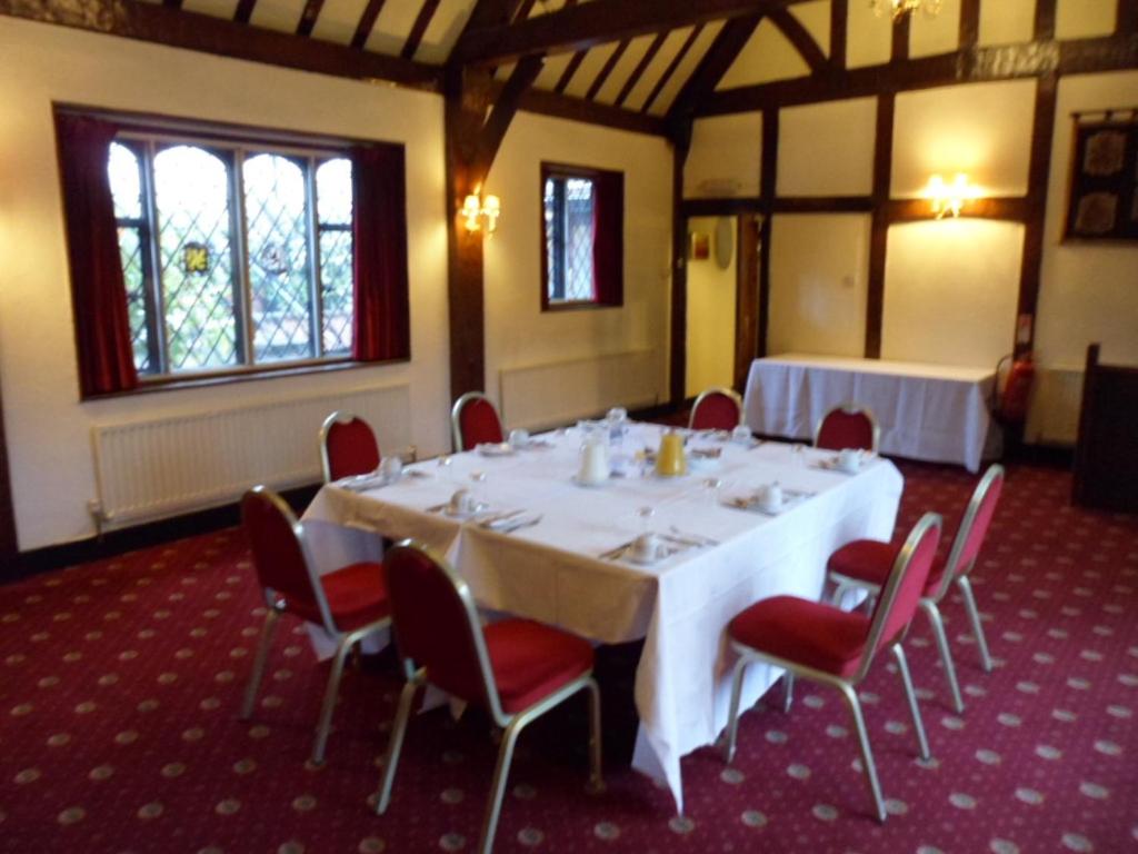 Stevenage Vacations - Roebuck Inn - Property Image 10