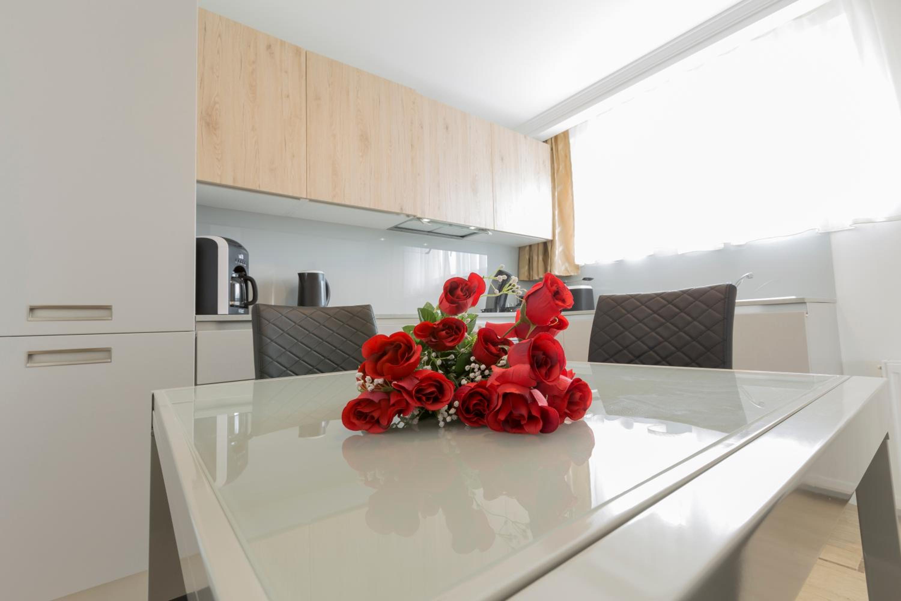 The Queen Luxury Apartments - Villa Vinicia