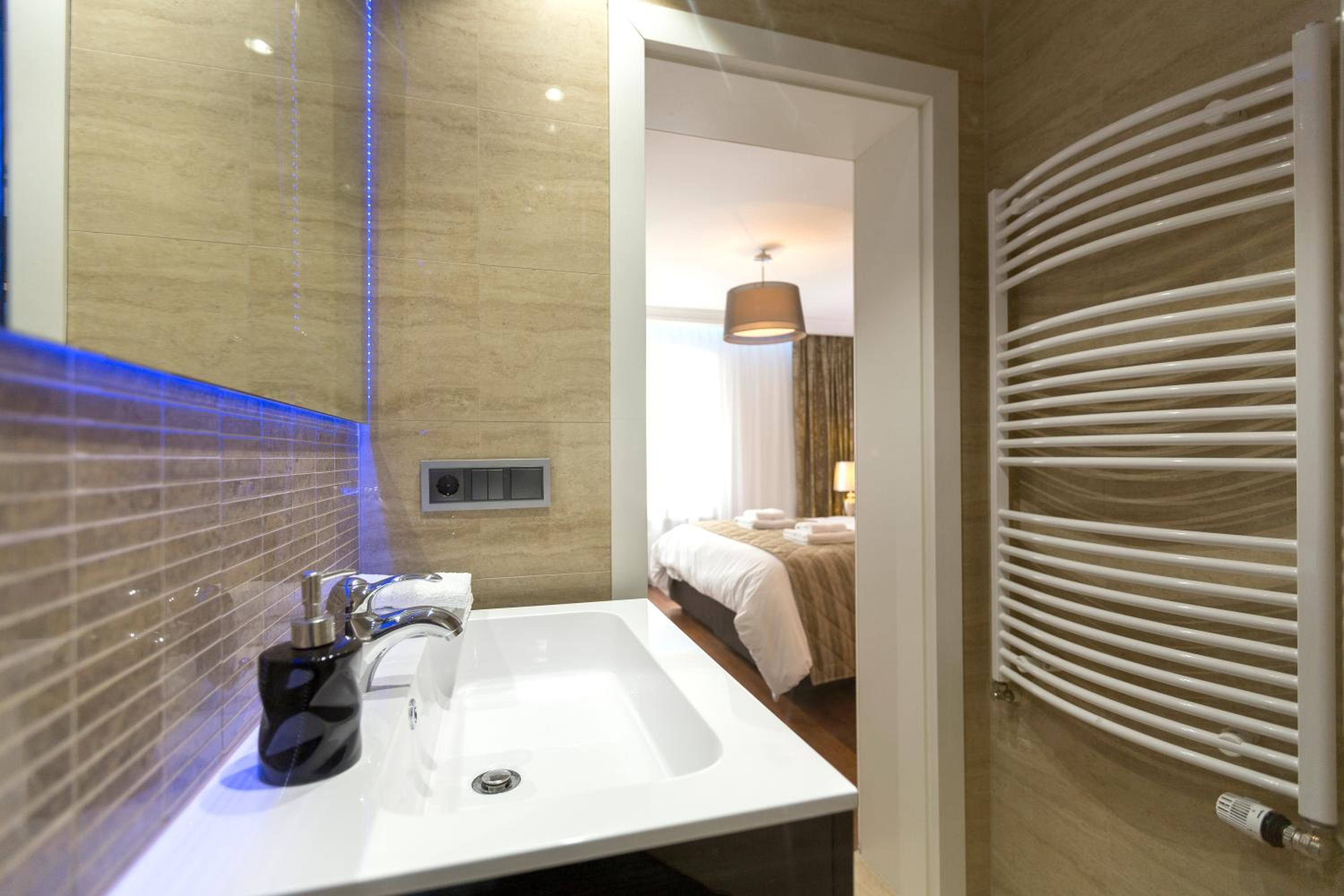 The Queen Luxury Apartments - Villa Vinicia