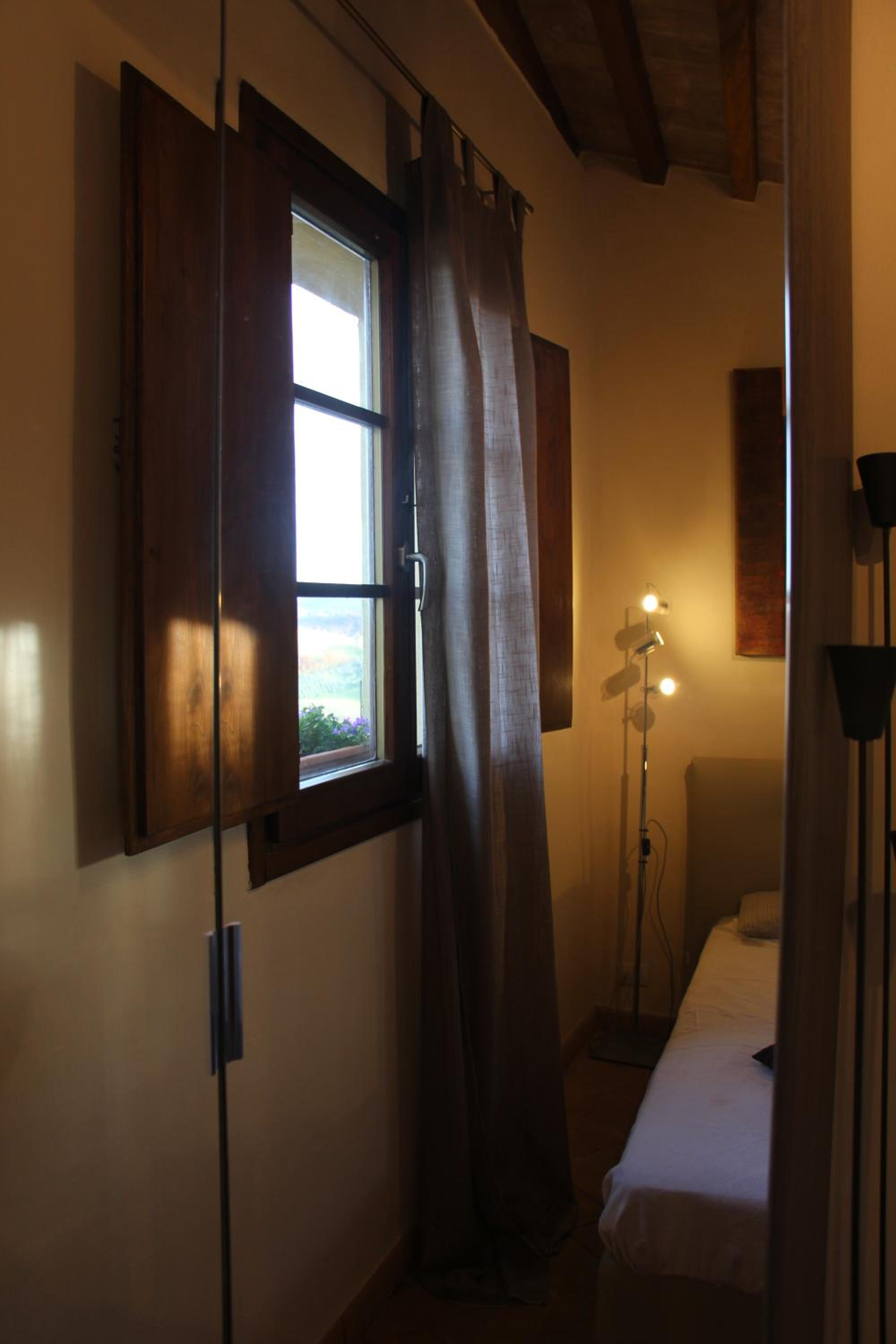 Photo 32