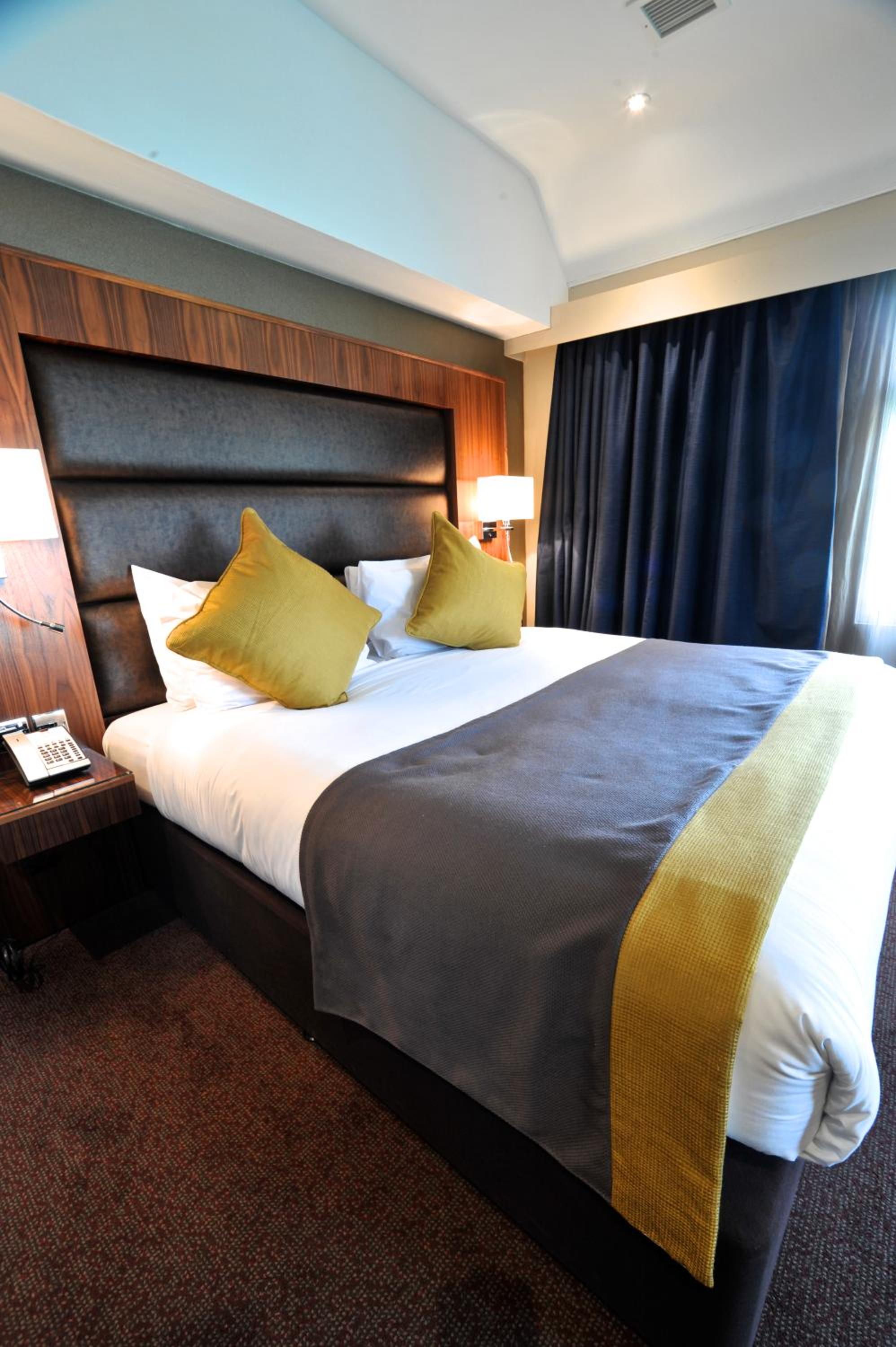 Farnham Vacations - Frensham Pond Country House Hotel  Spa - Property Image 8