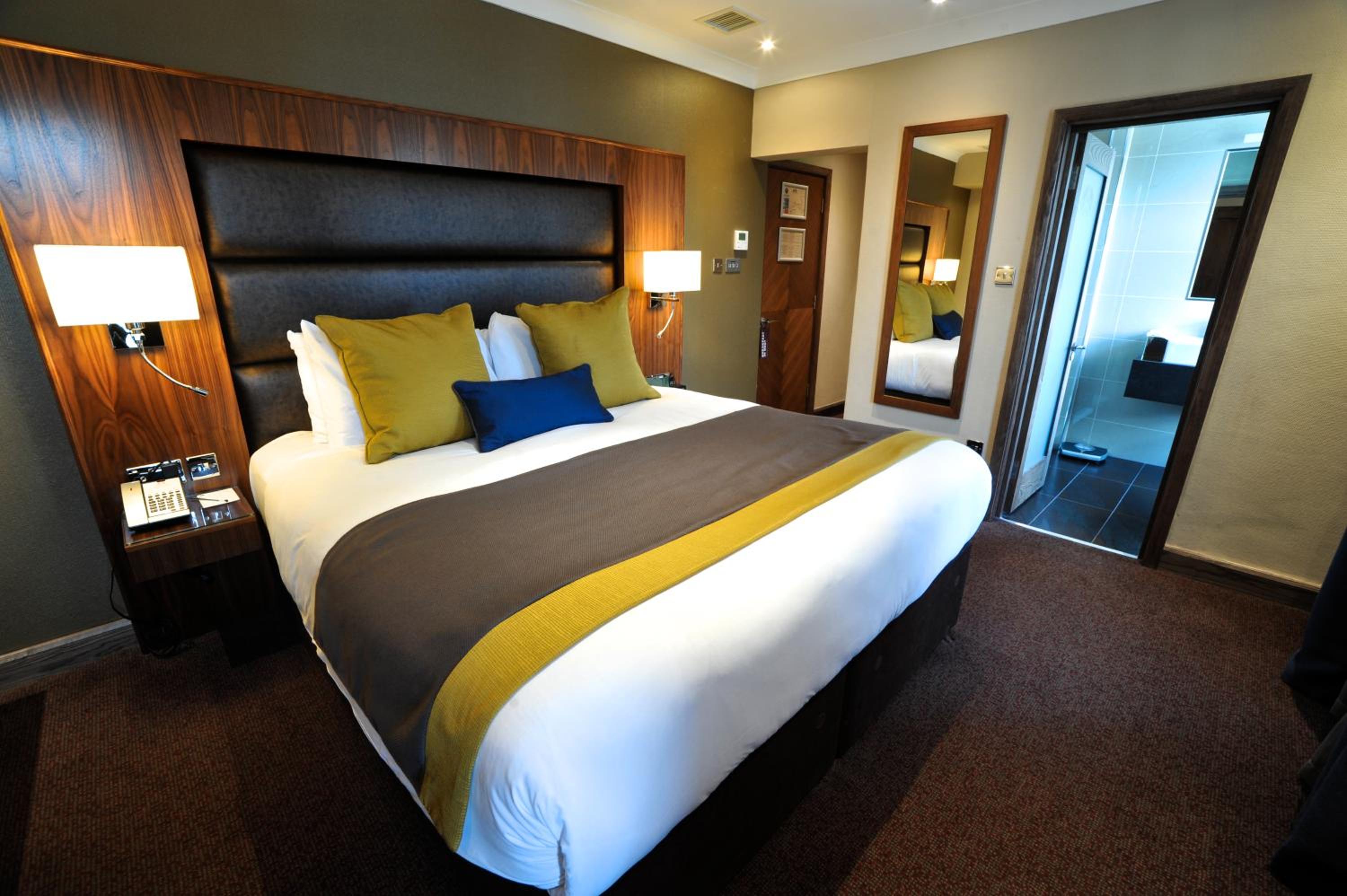Farnham Vacations - Frensham Pond Country House Hotel  Spa - Property Image 12