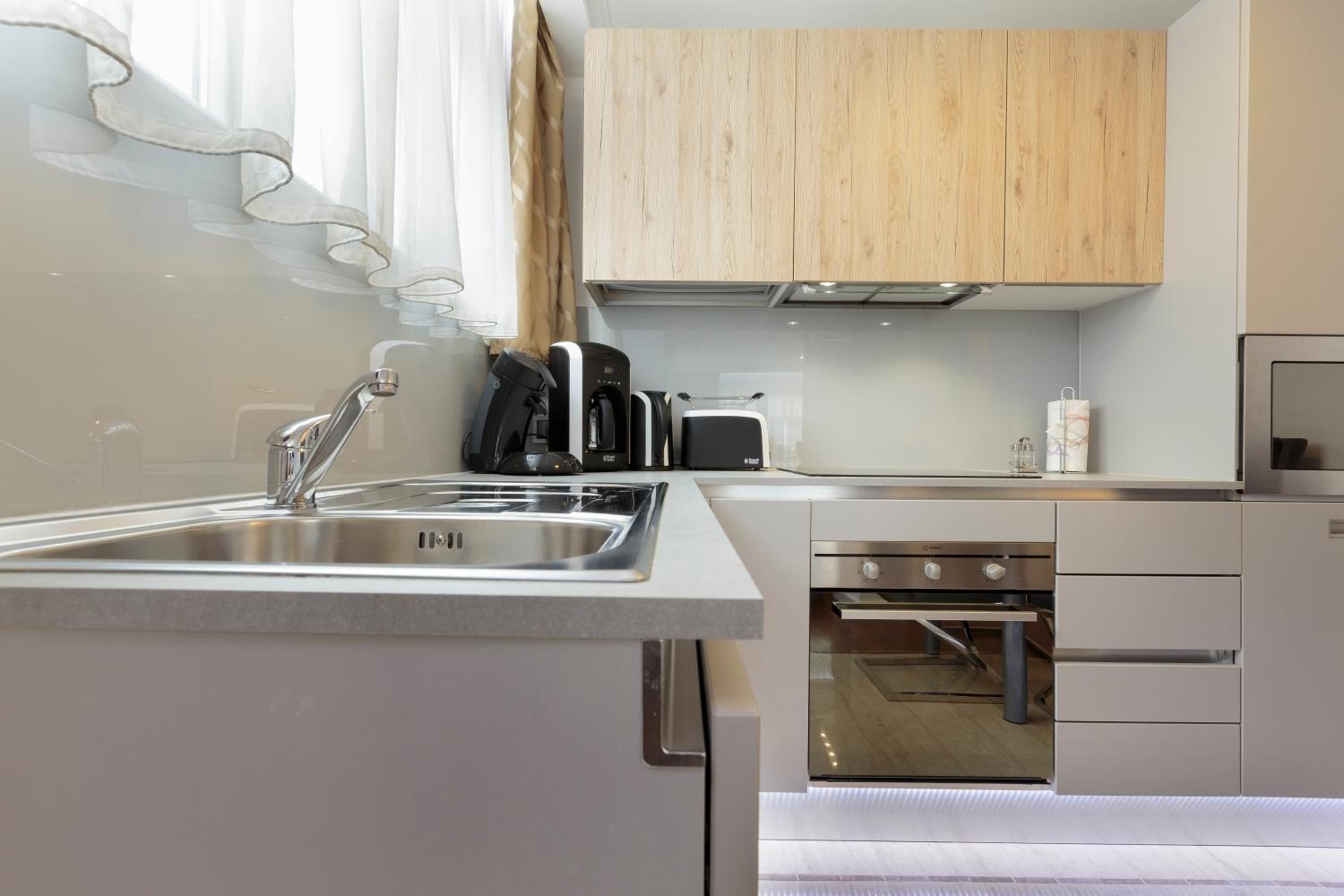 The Queen Luxury Apartments - Villa Vinicia