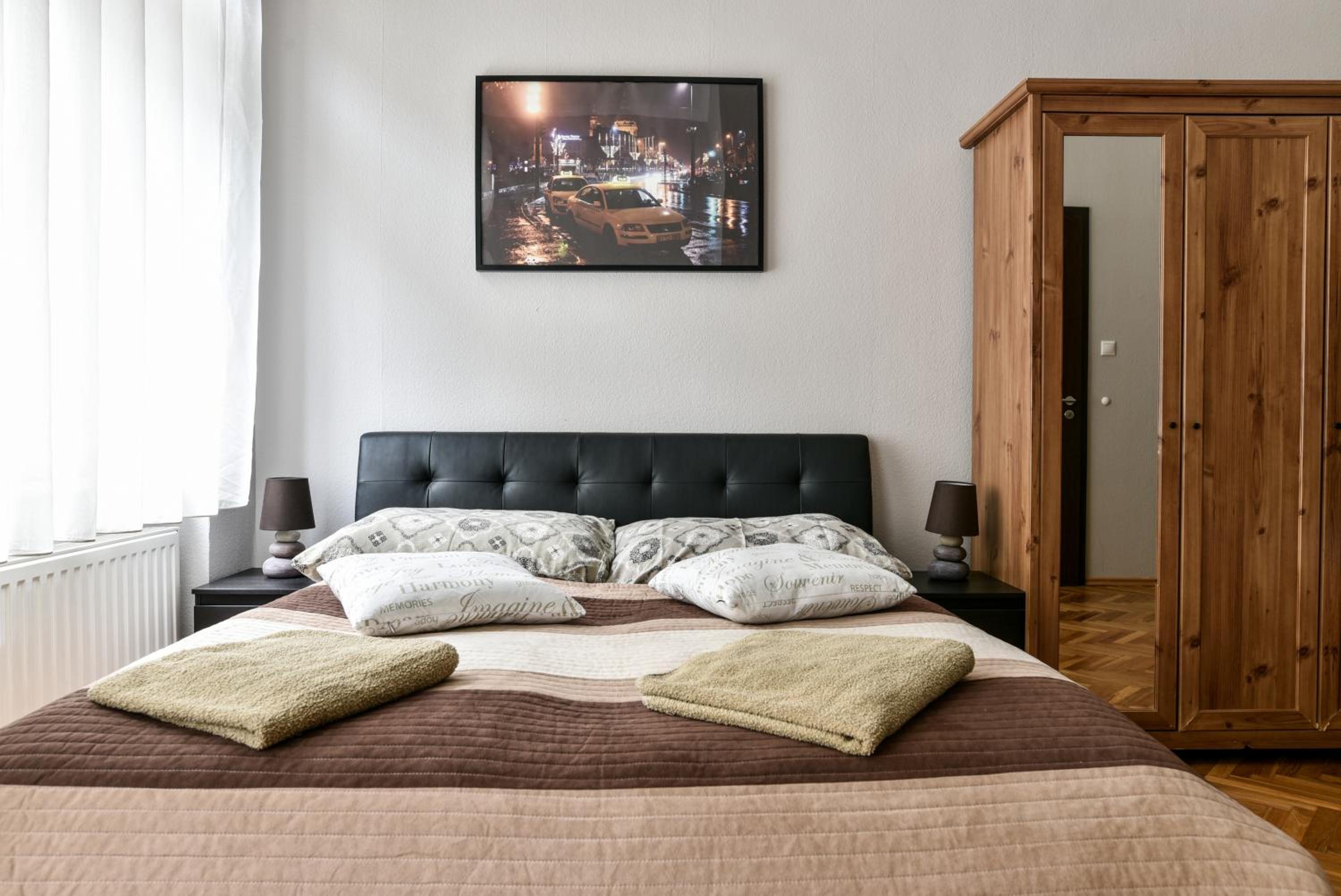 Corvin Point Rooms and Apartments view 5