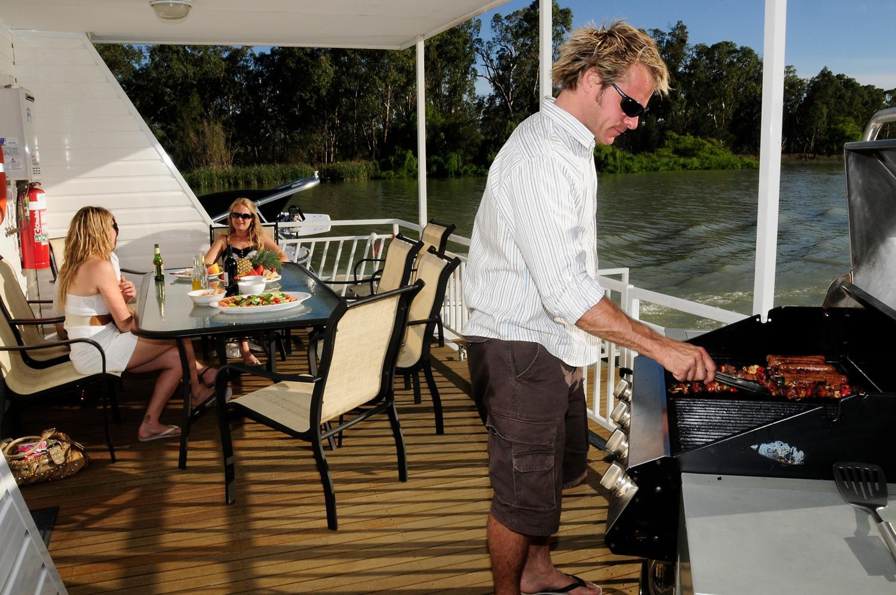 Renmark River Villas and Boats & Bedzzz