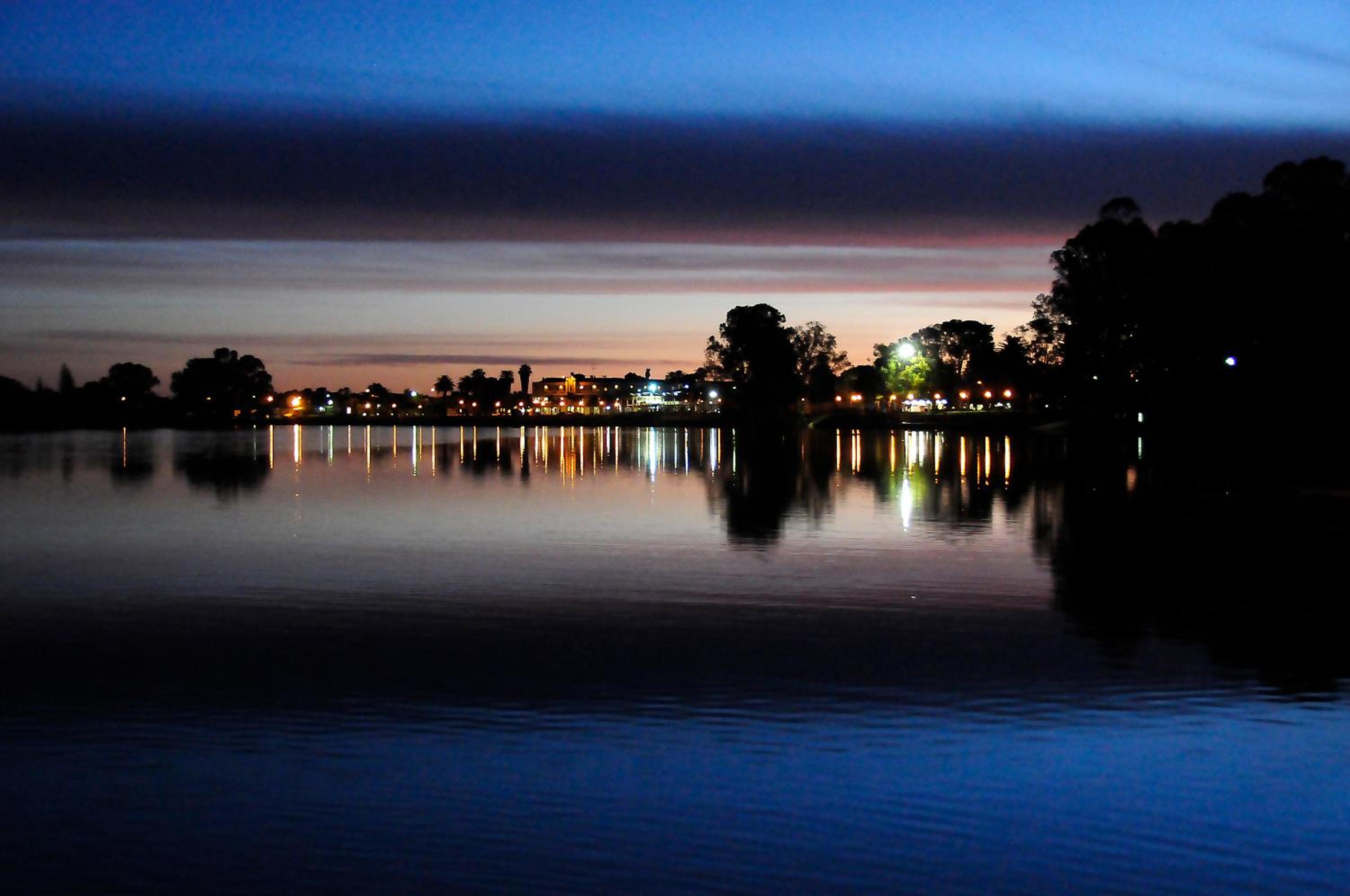 Renmark River Villas and Boats & Bedzzz