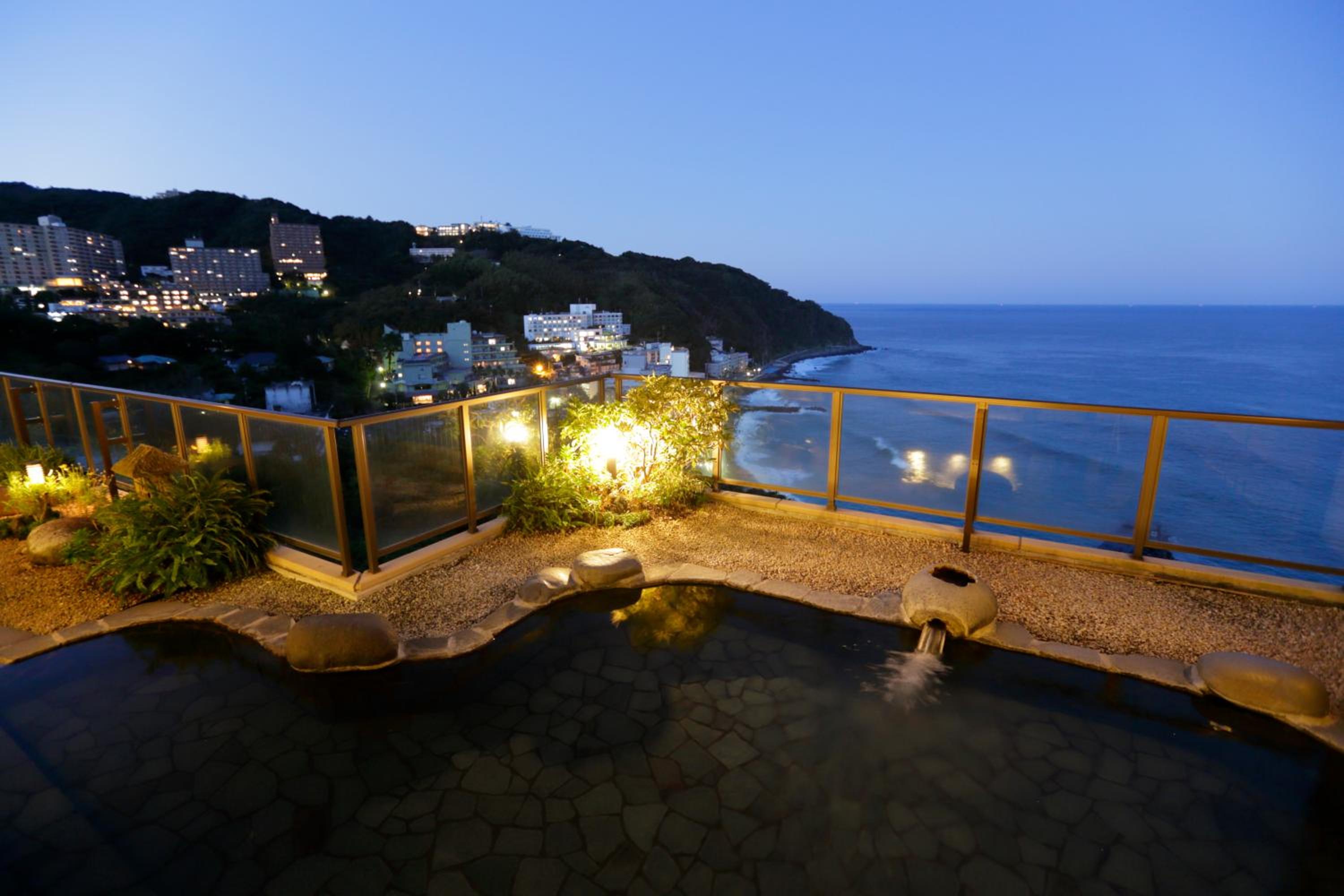 IZU RETREAT by Onko Chishin