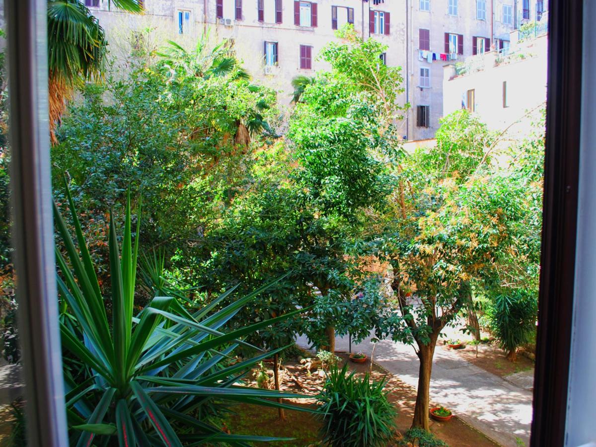 IN Roma Vale&Hillary colosseo b&b
