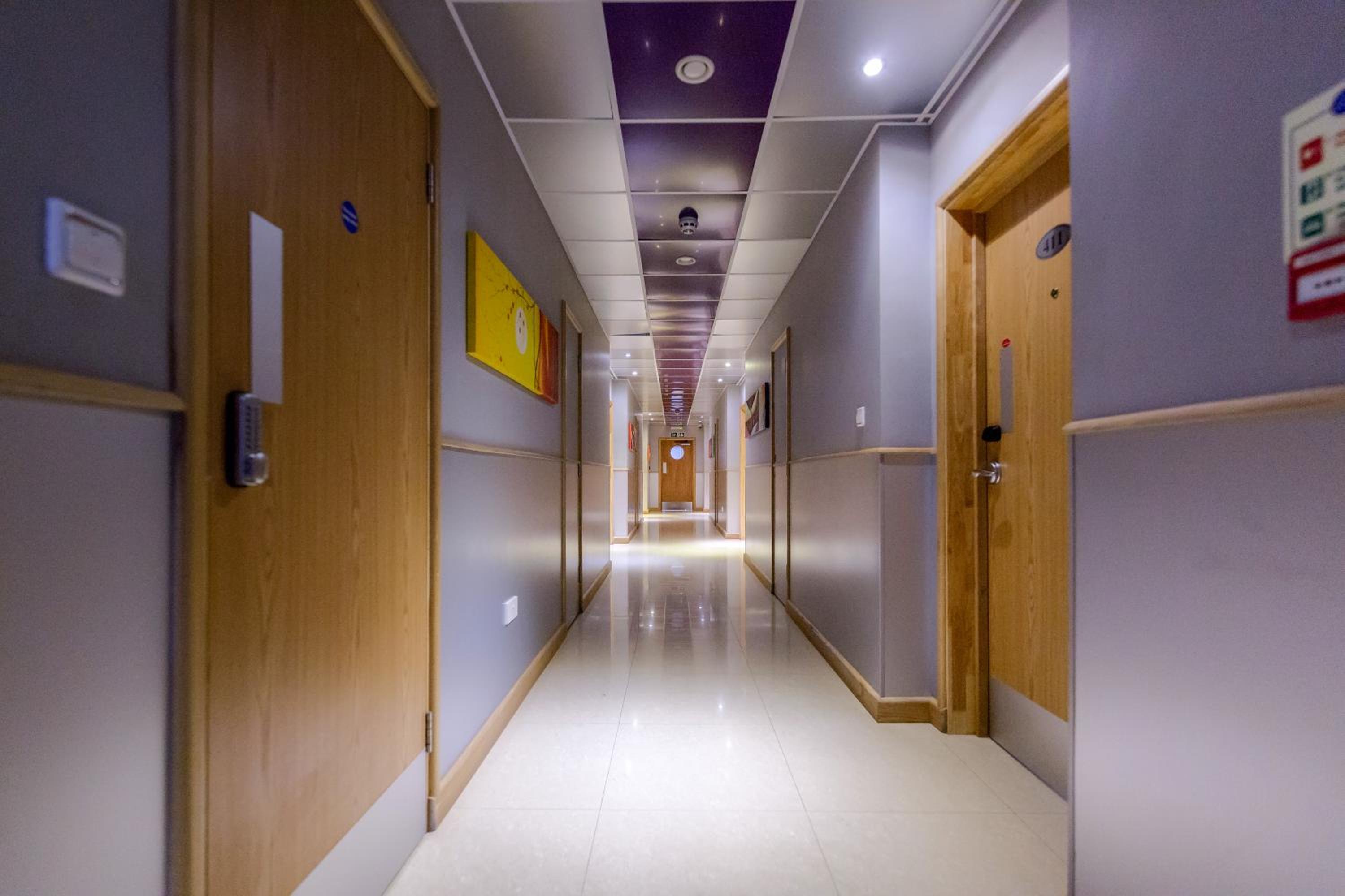 Harrow Vacations - Eurotraveller Hotel - Premier - Harrow - Property Image 5