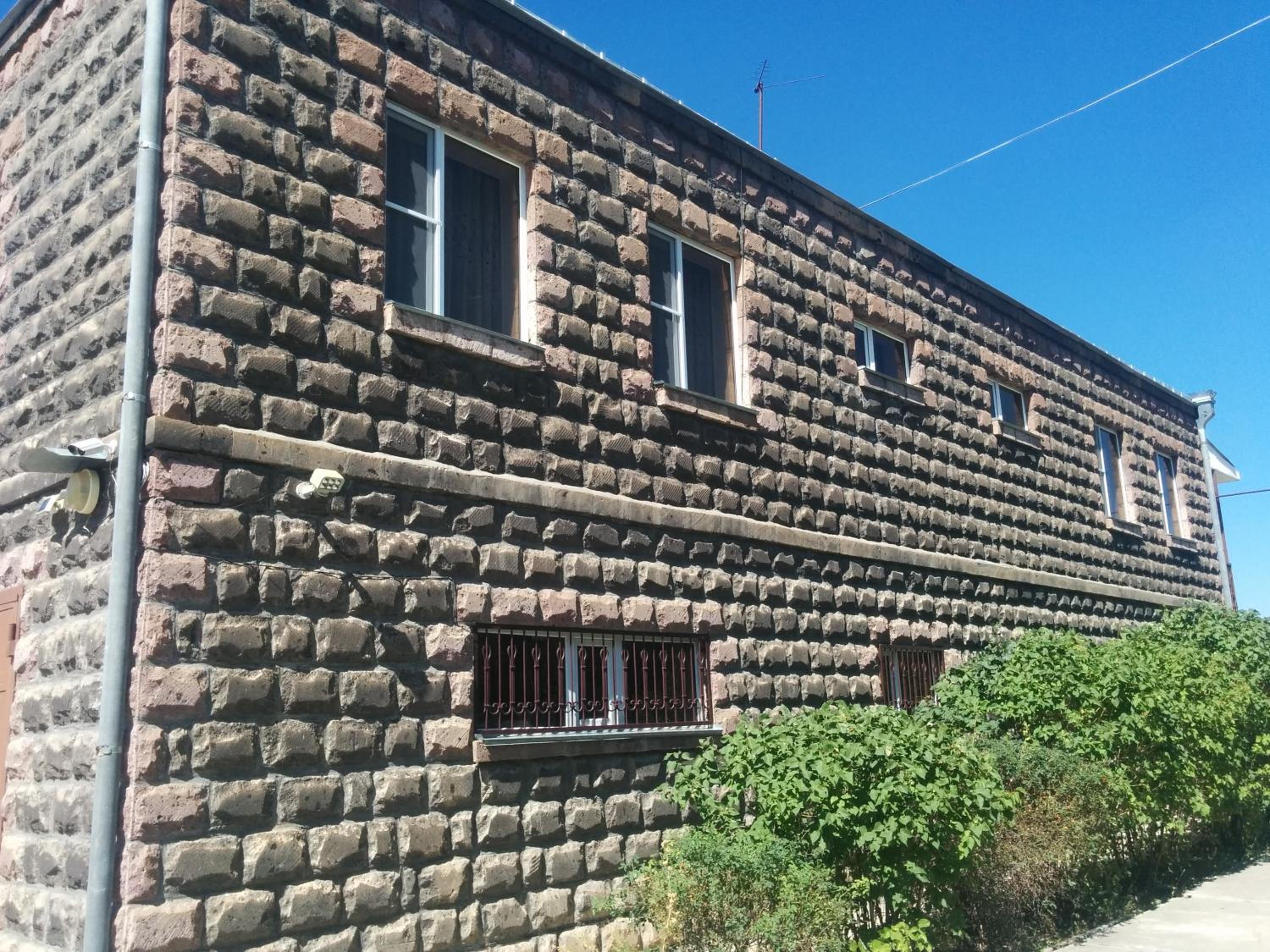 Erazank Hotel
