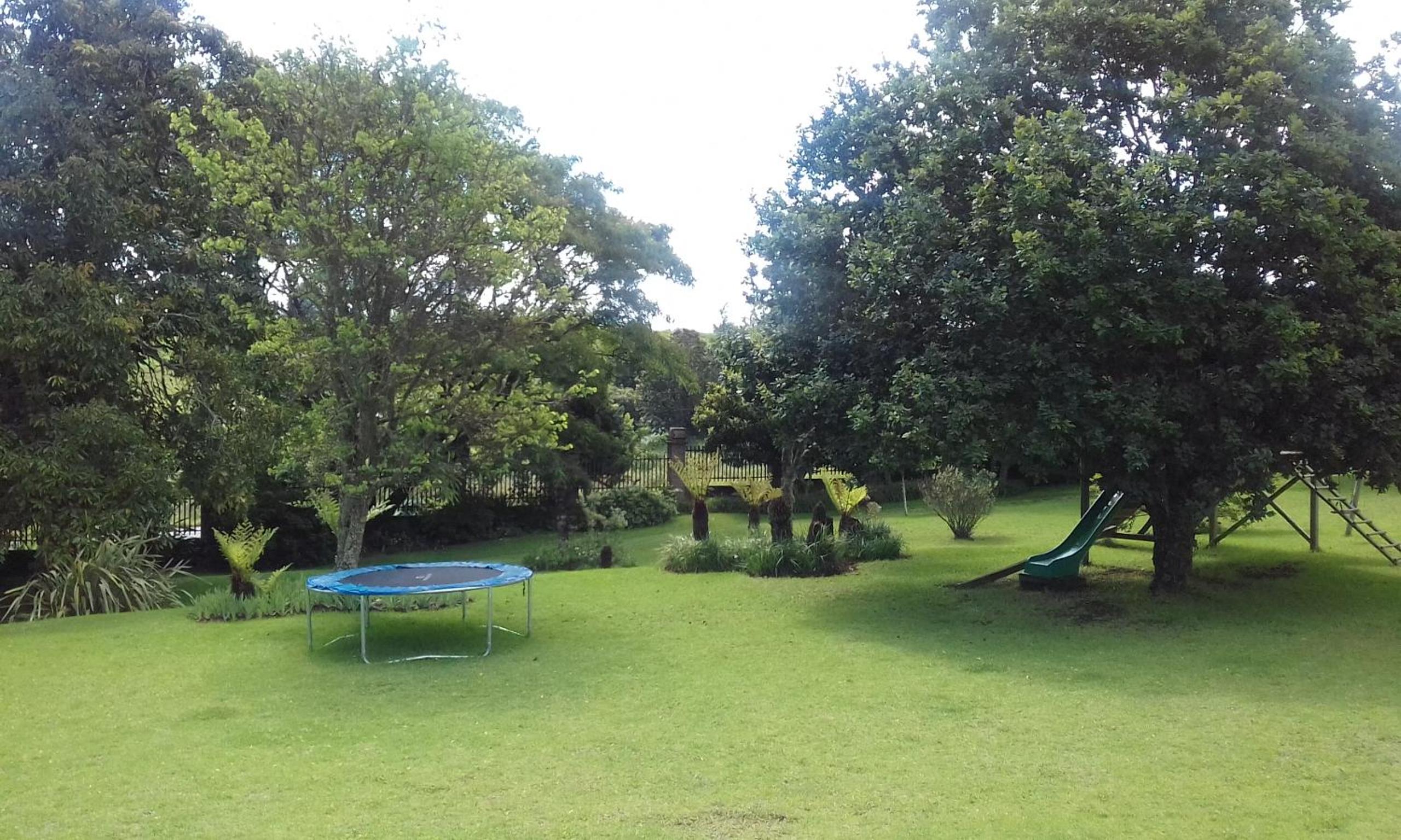 Thaba Tsweni Lodge & Safaris
