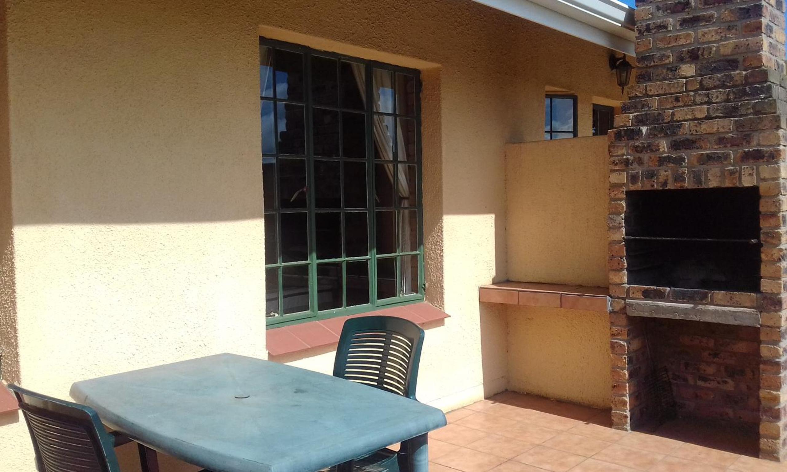 Thaba Tsweni Lodge & Safaris