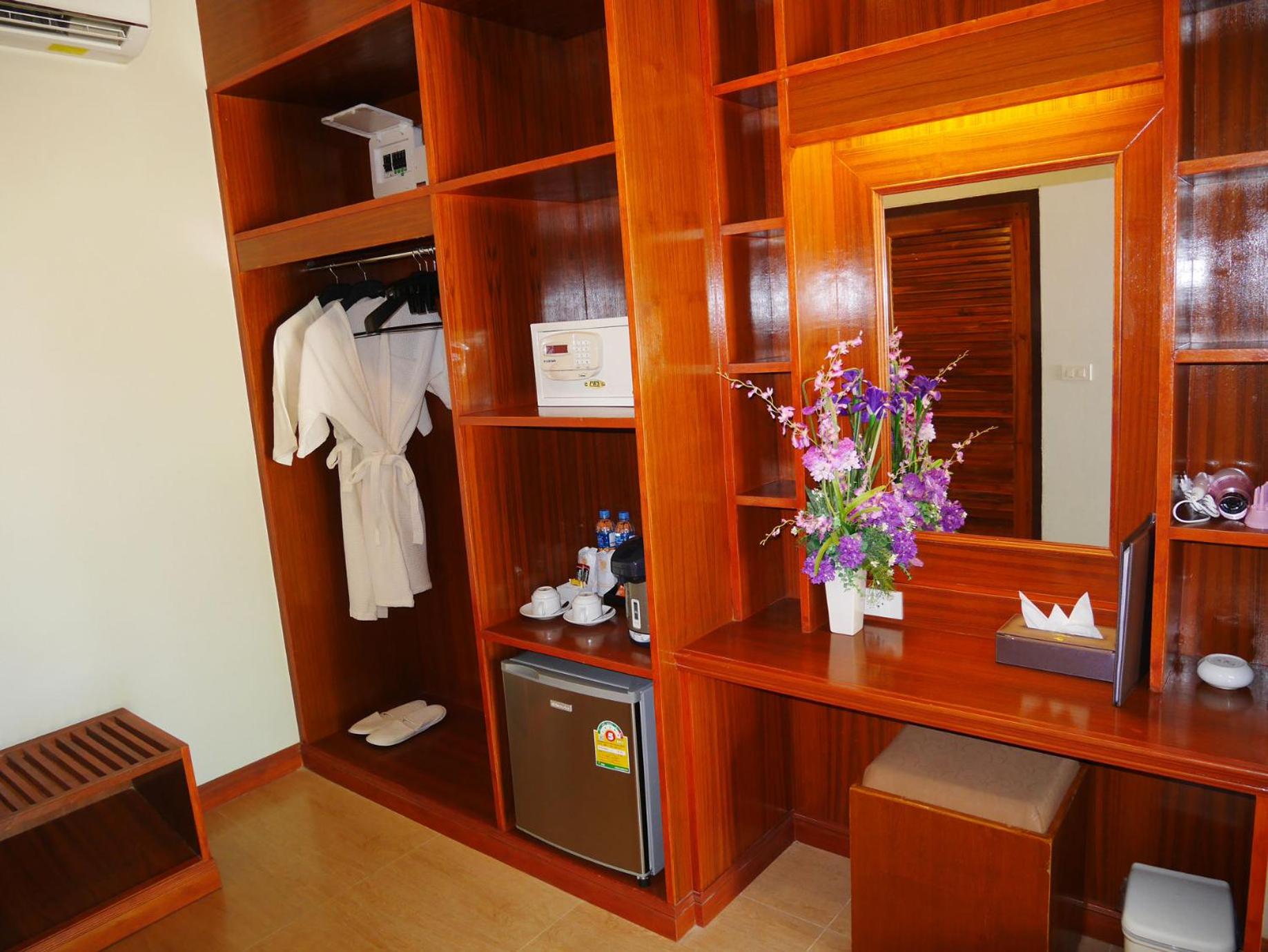 The Sunset Beach Resort - Koh Kho Khao