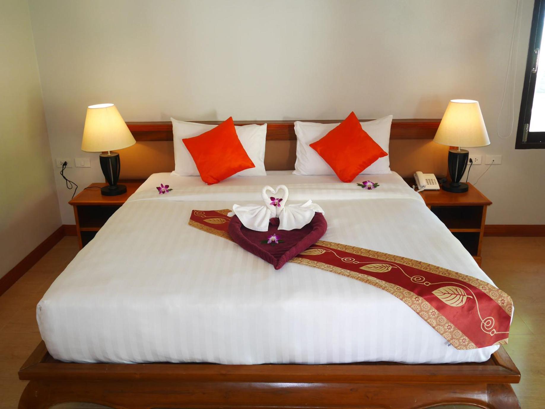 The Sunset Beach Resort - Koh Kho Khao