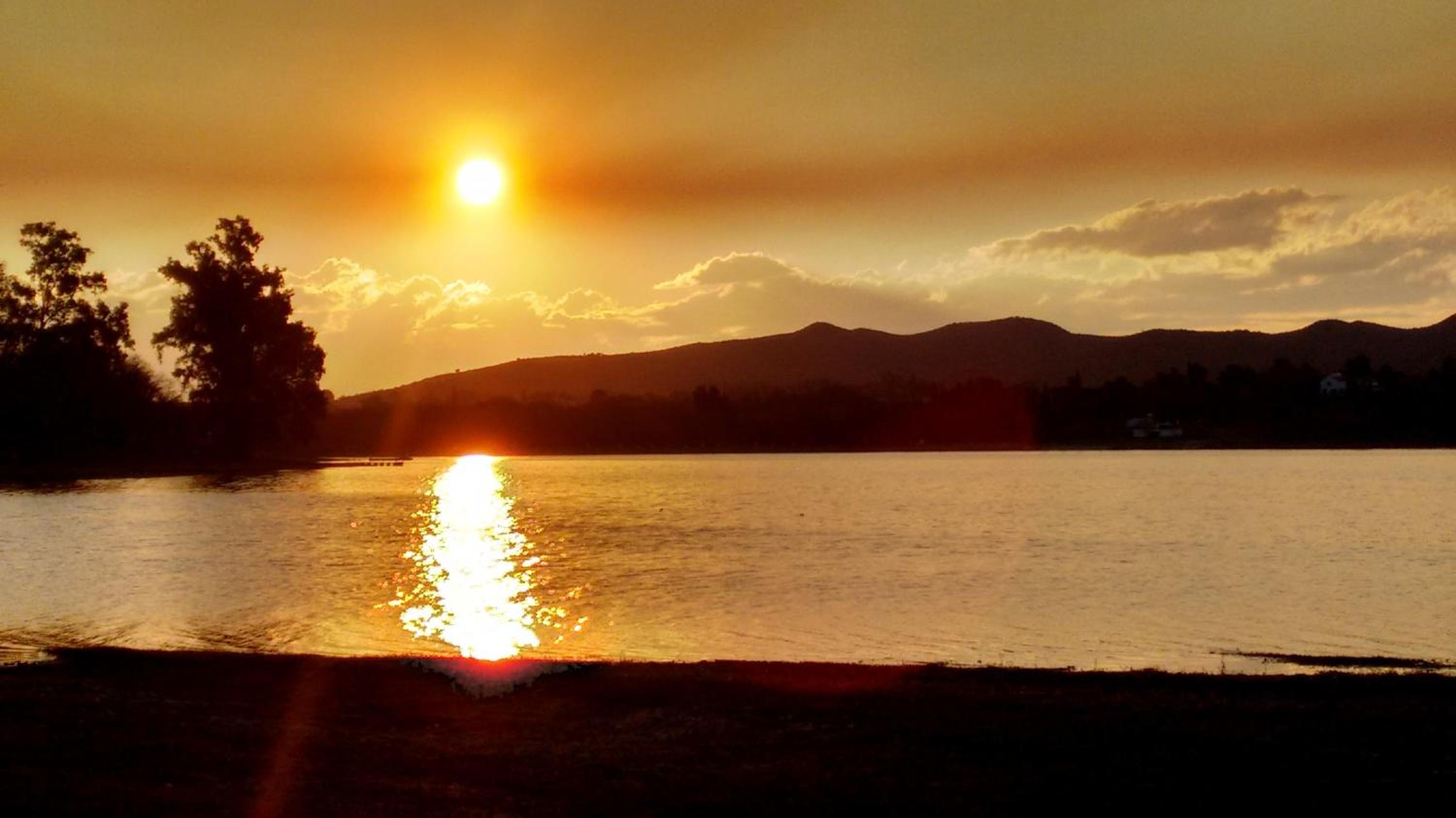 Cabañas Amanecer en el Lago