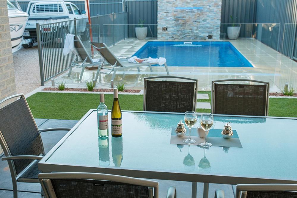 Renmark River Villas and Boats & Bedzzz