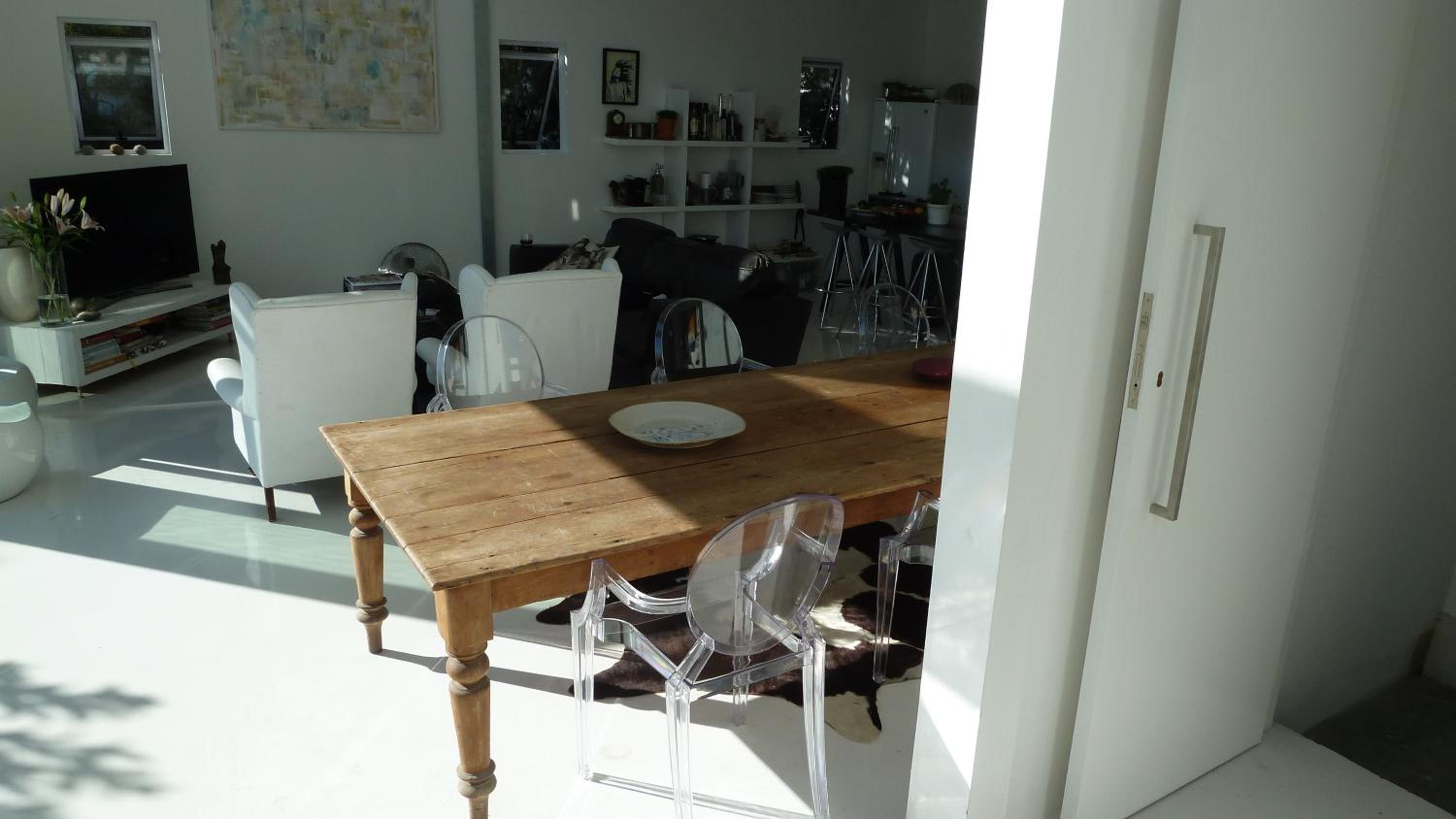 4 on Highworth Apartments and Studios