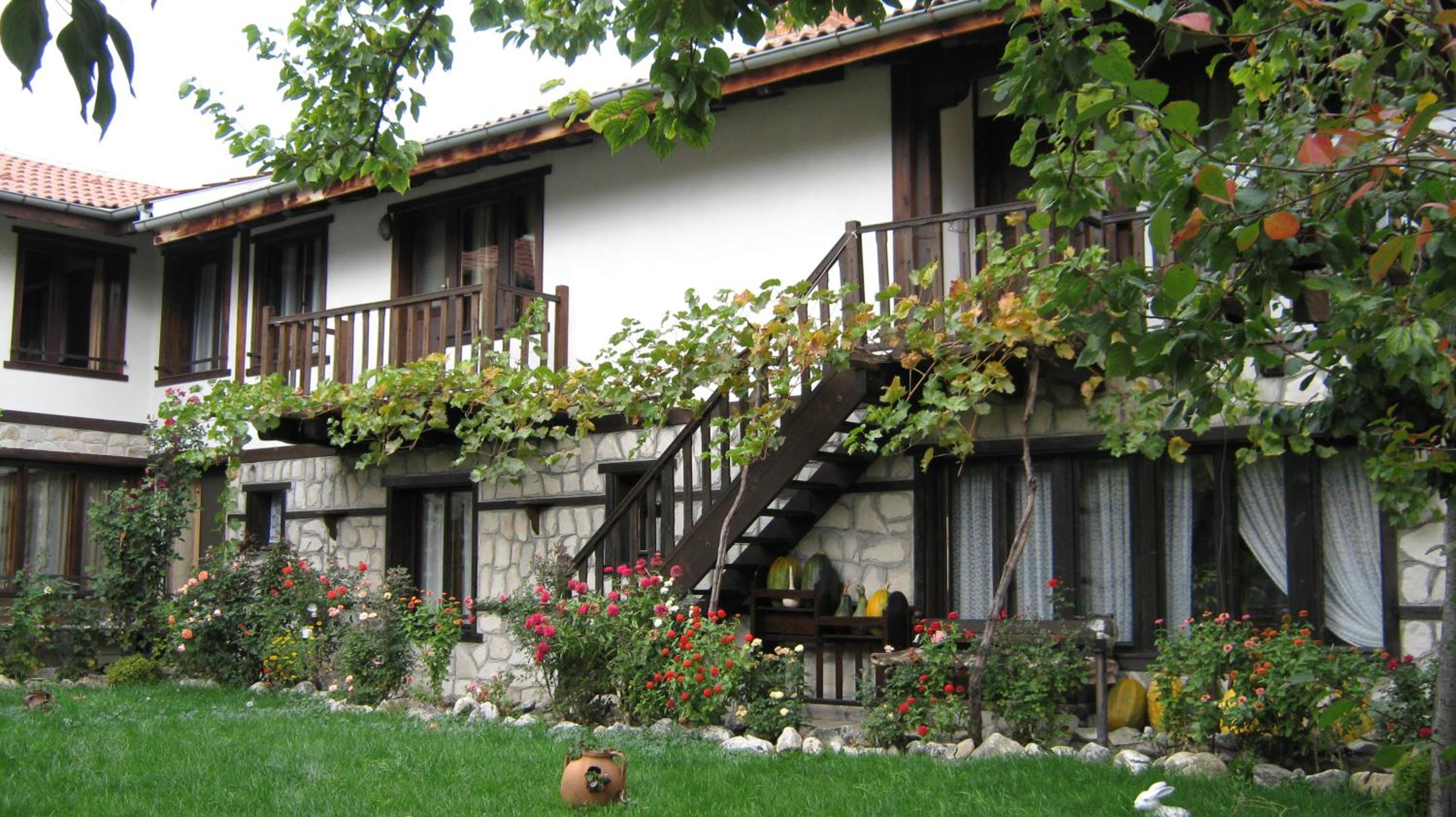 Bansko Vacations - Trenchova Guest House - Property Image 10