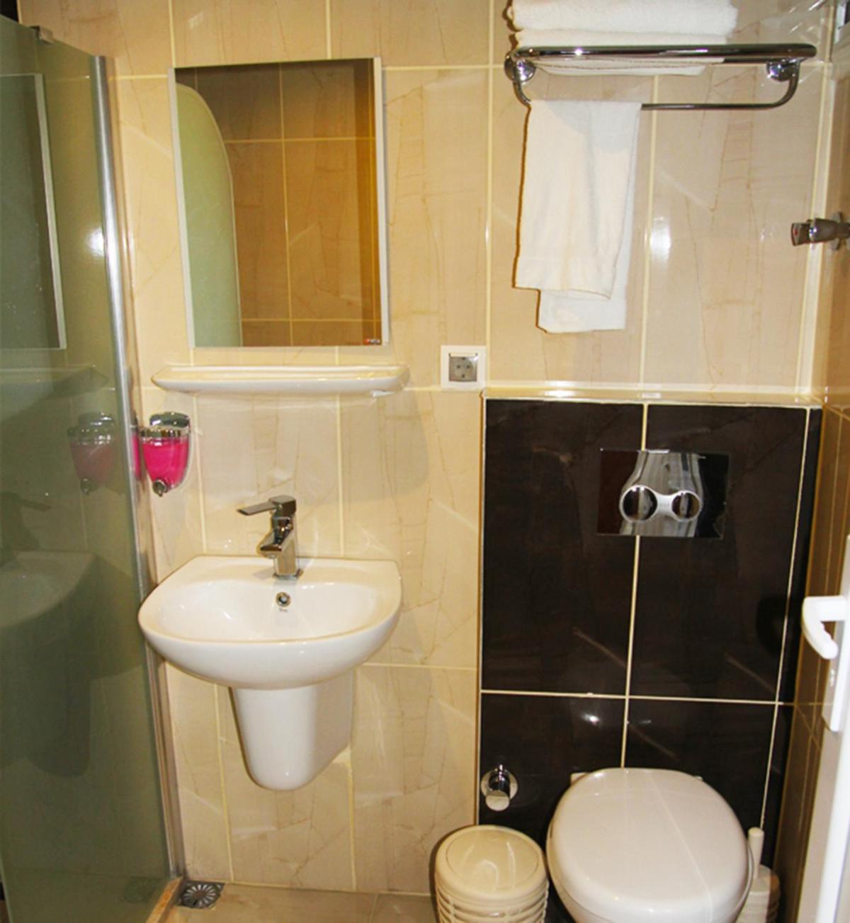 Dostlar Hotel