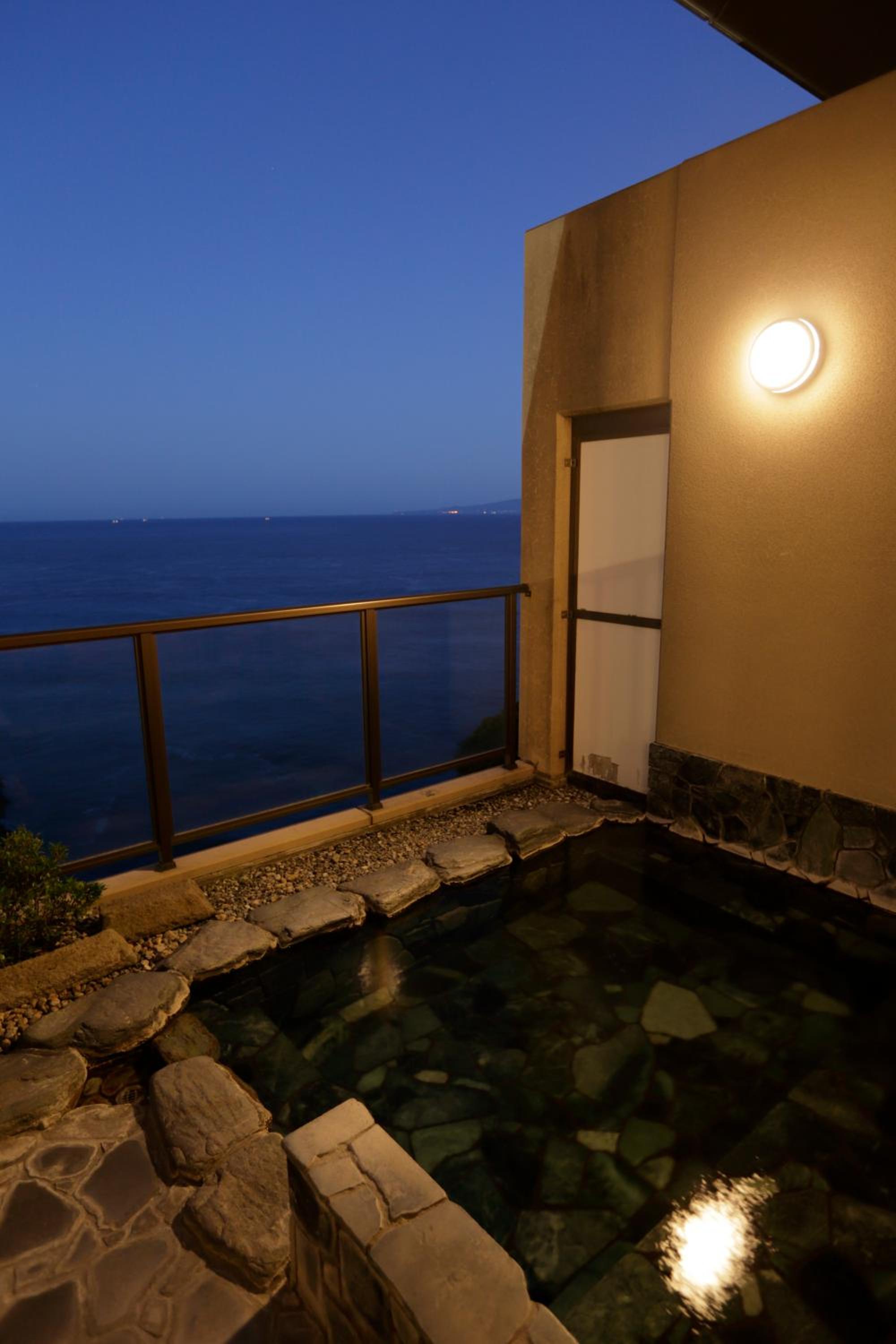 IZU RETREAT by Onko Chishin