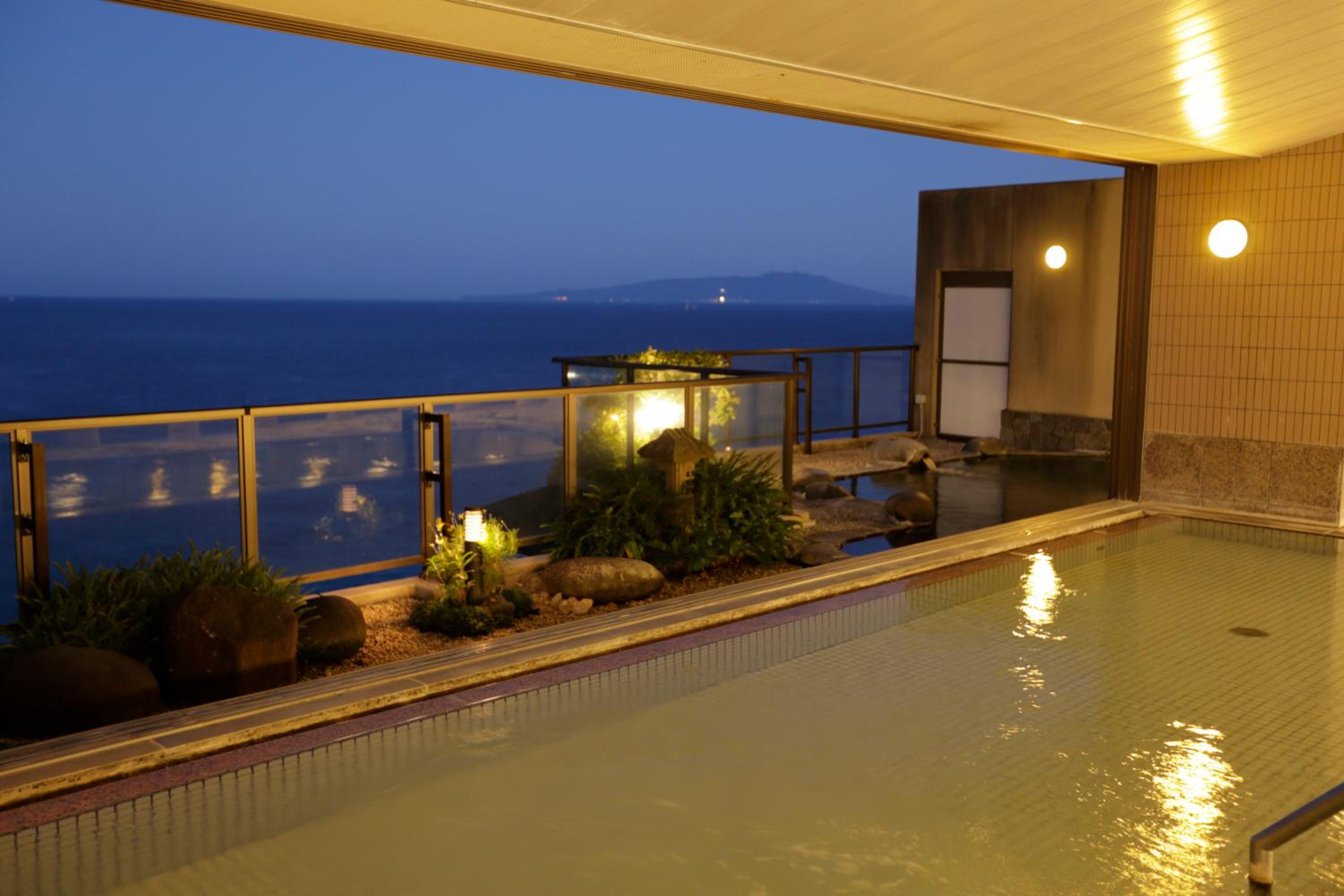 IZU RETREAT by Onko Chishin