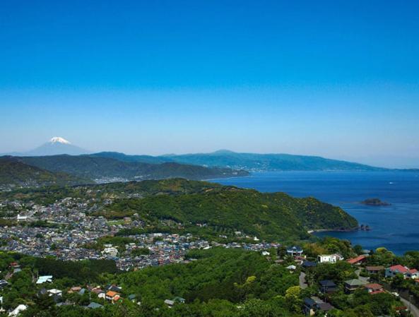IZU RETREAT by Onko Chishin