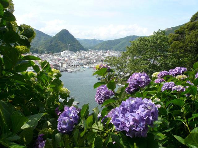 IZU RETREAT by Onko Chishin
